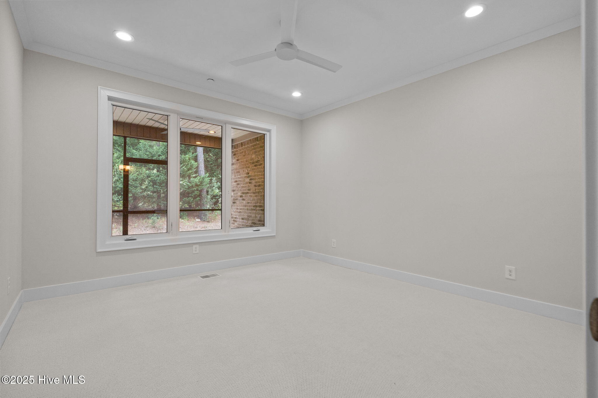 6 Castle Bridge Court Property Photo 30