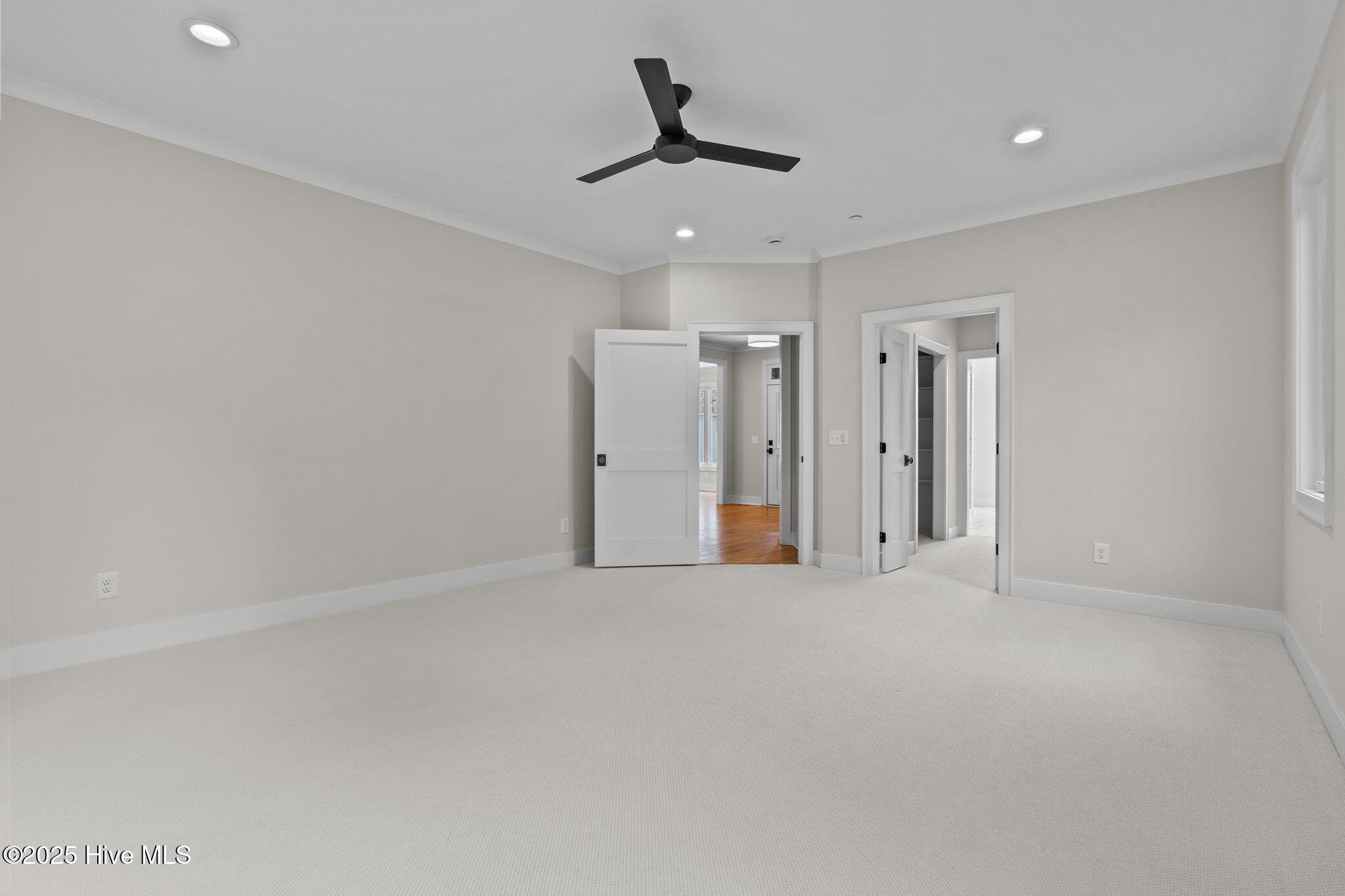 6 Castle Bridge Court Property Photo 33