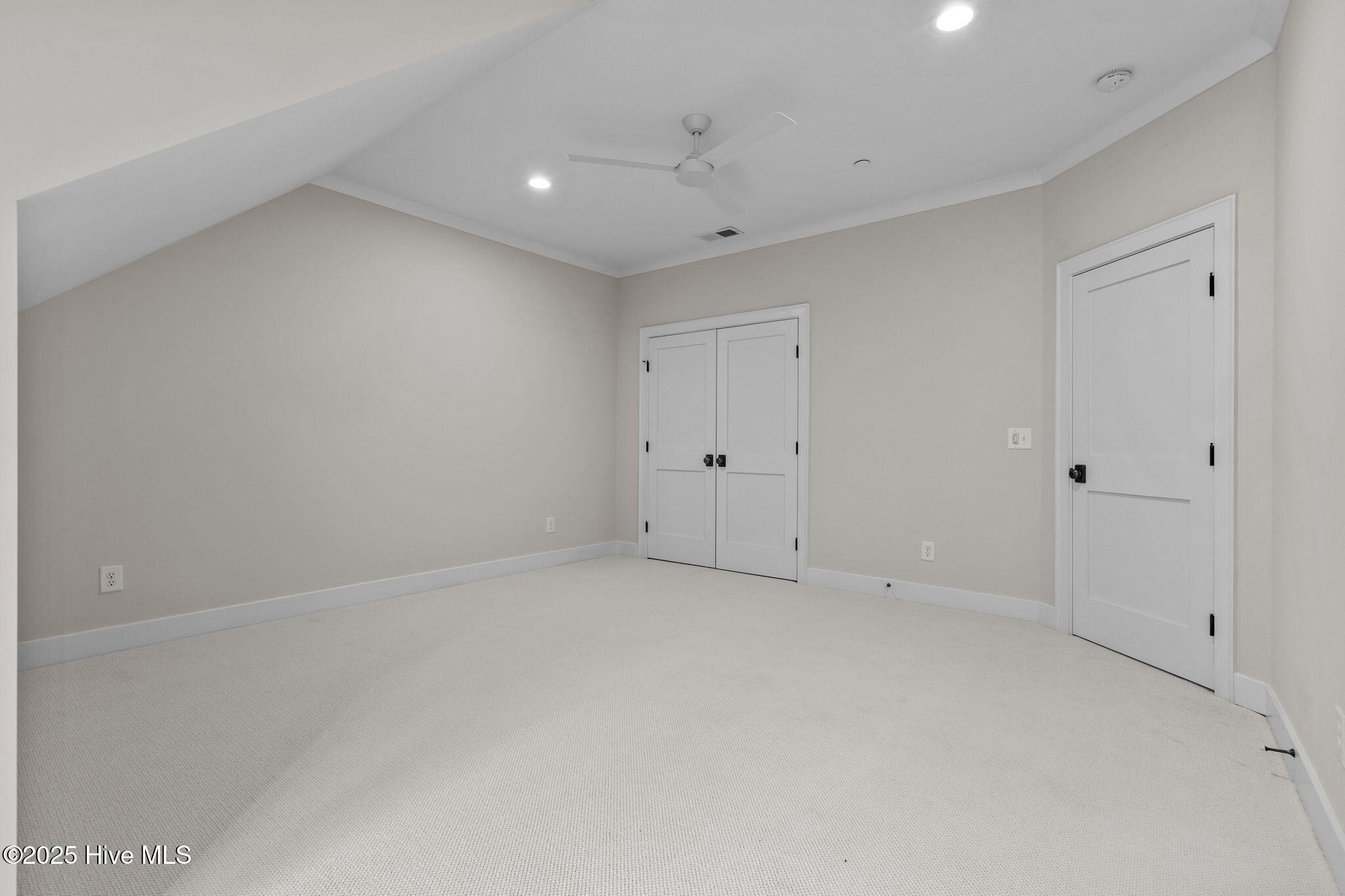 6 Castle Bridge Court Property Photo 44
