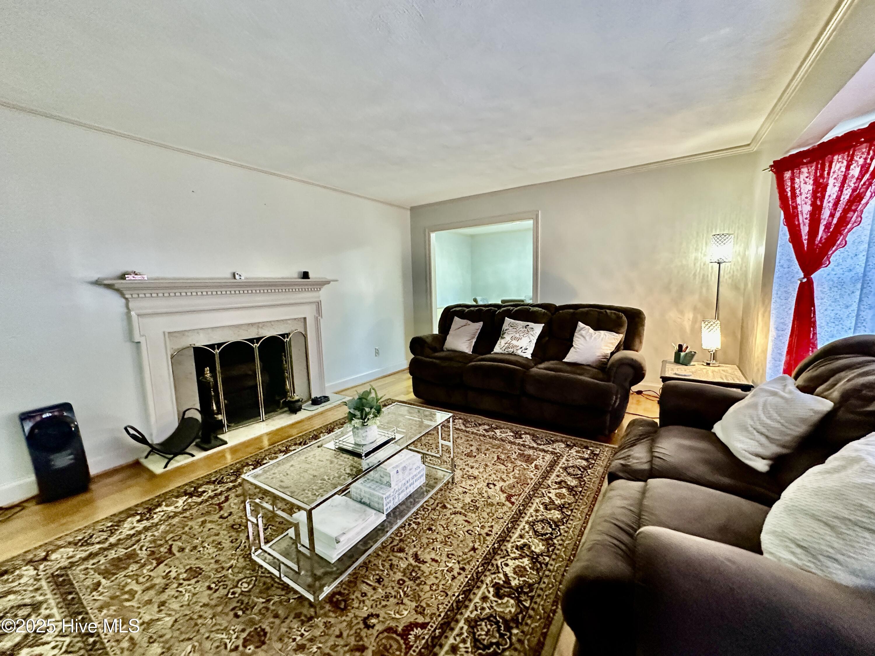 1103 Taylor Circle Property Photo 5