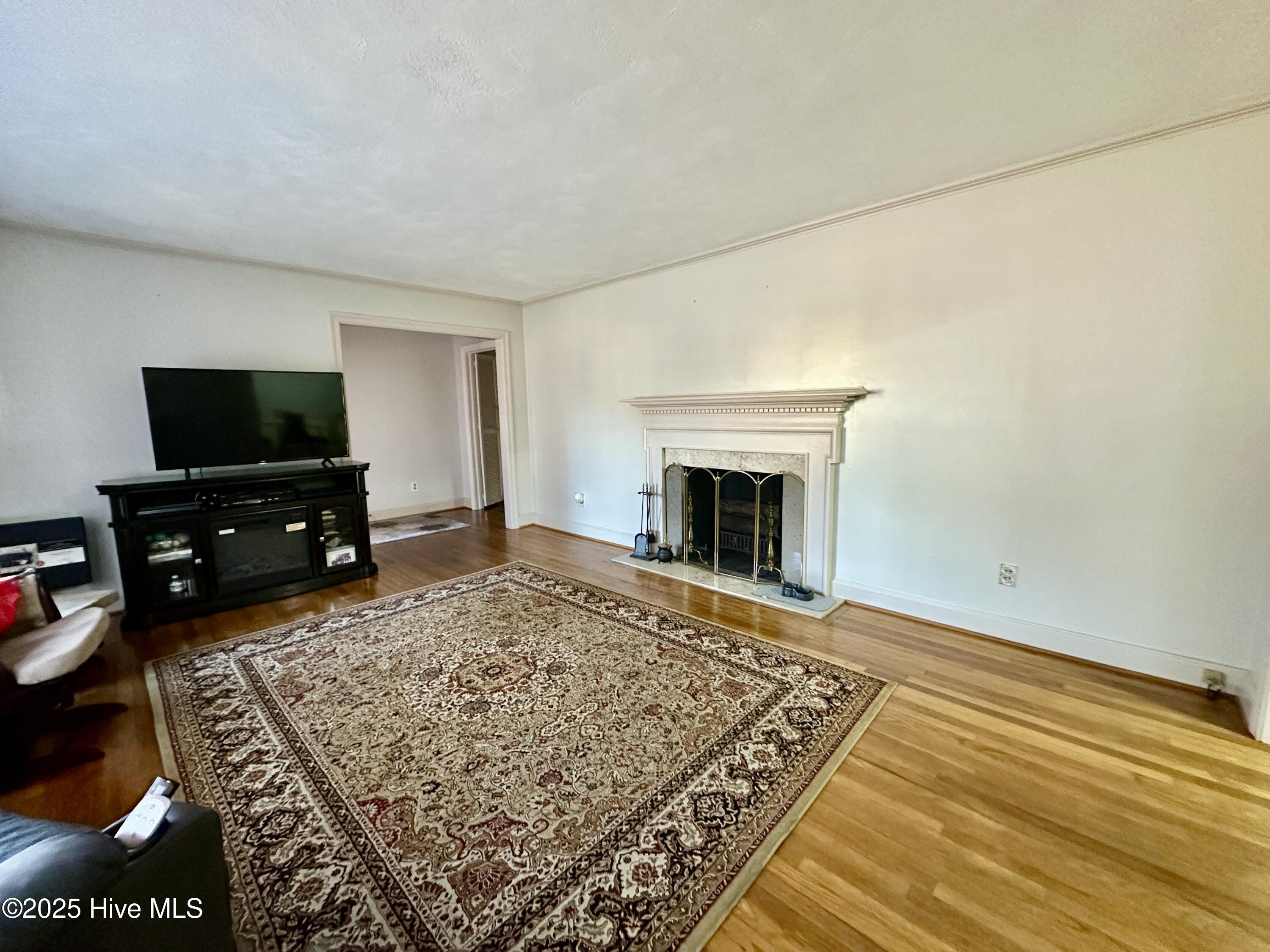 1103 Taylor Circle Property Photo 7