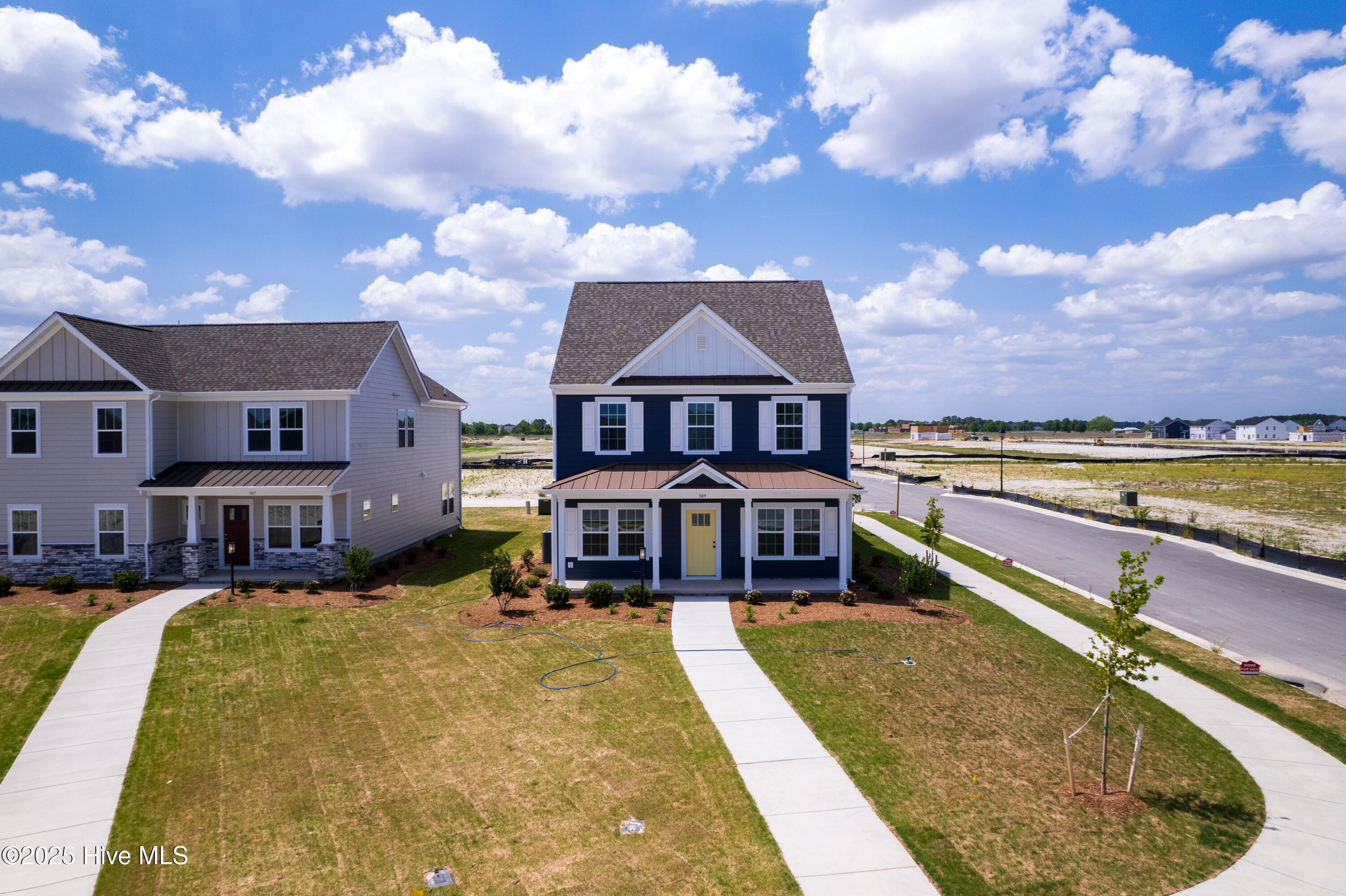 309 Iris Circle Property Photo 2