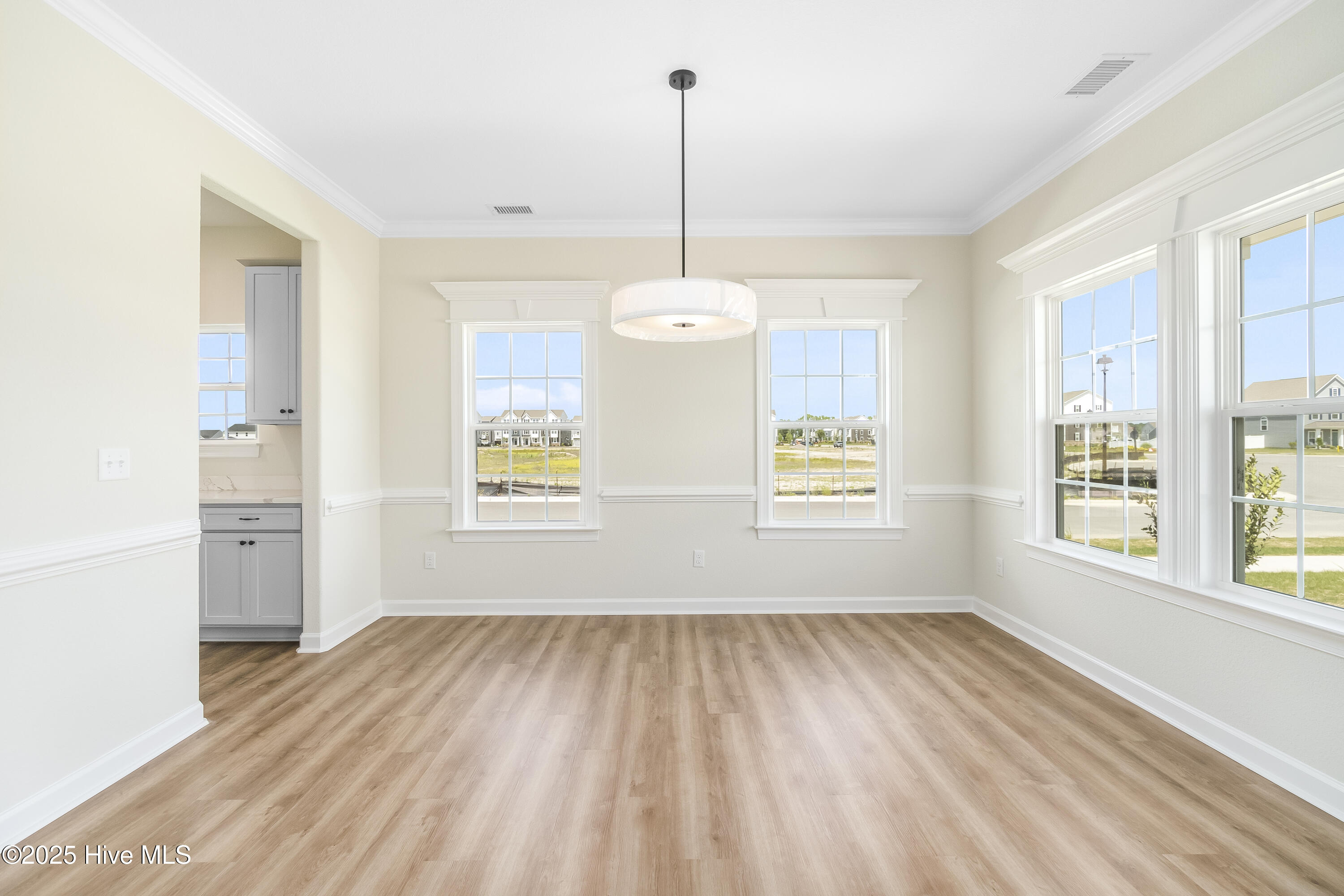 309 Iris Circle Property Photo 5