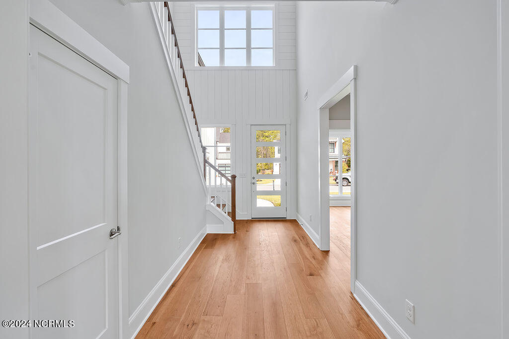 8246 Winding Creek Circle Property Photo 3