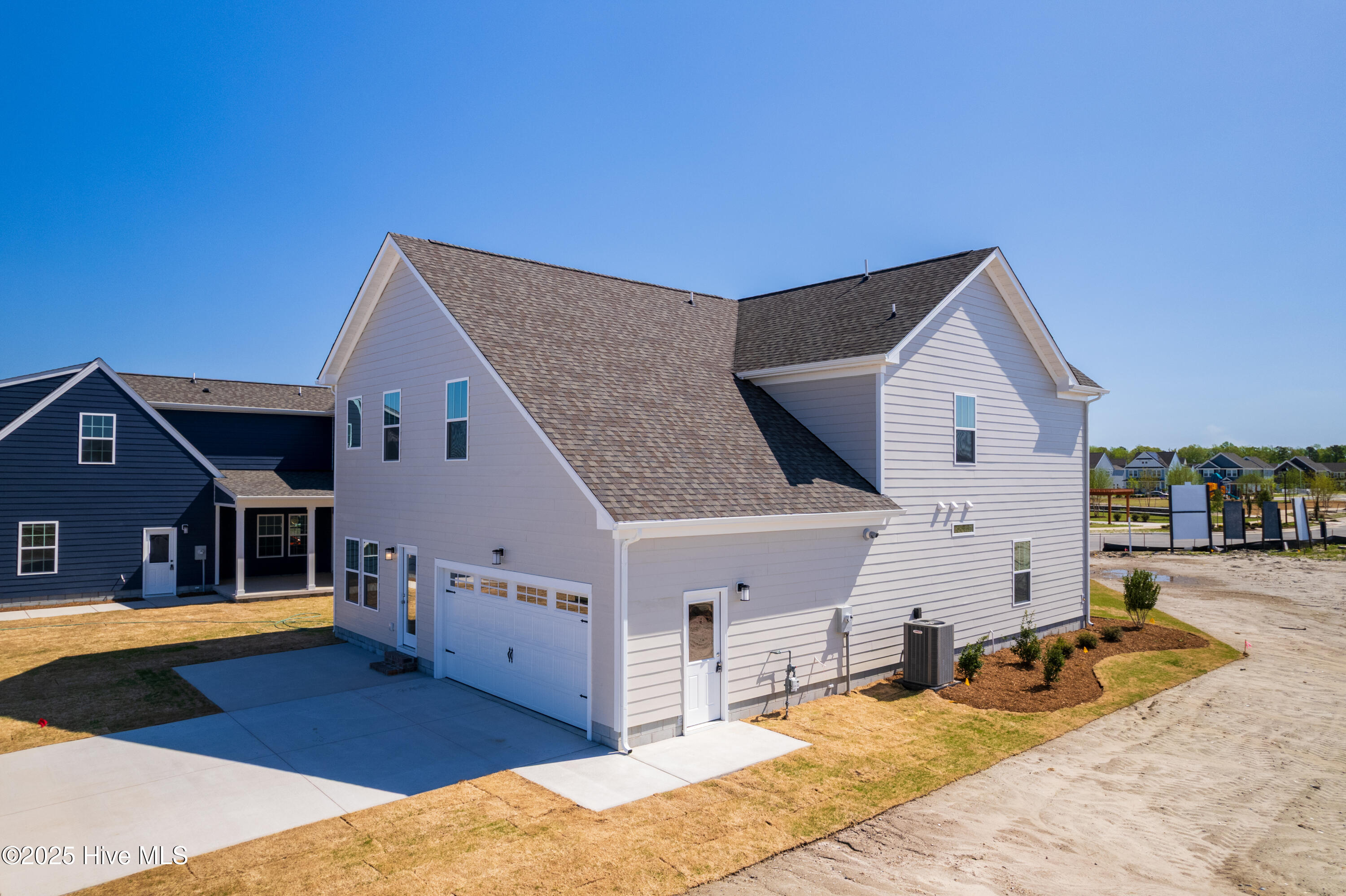 307 Iris Circle Property Photo 6