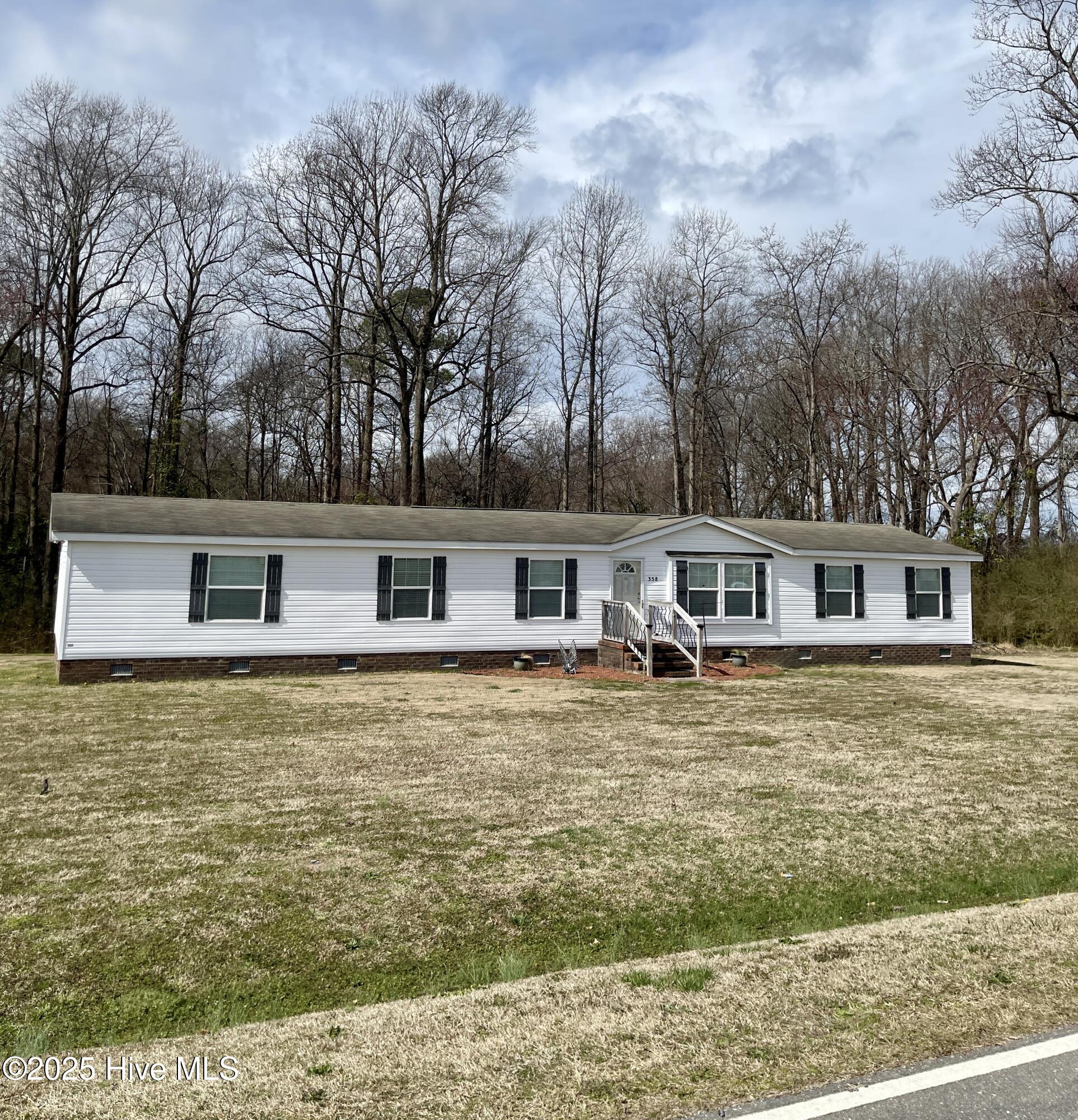 358 Community Drive Property Photo