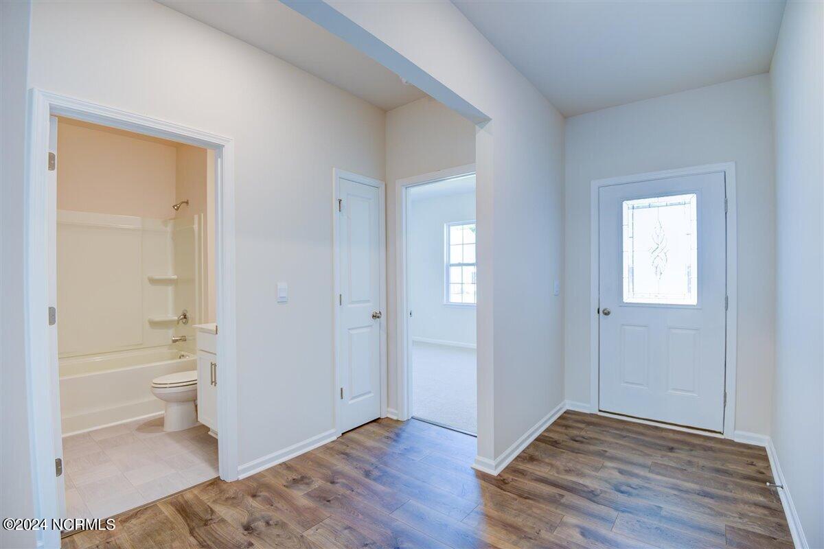 1117 Middlecrest Drive Property Photo 3