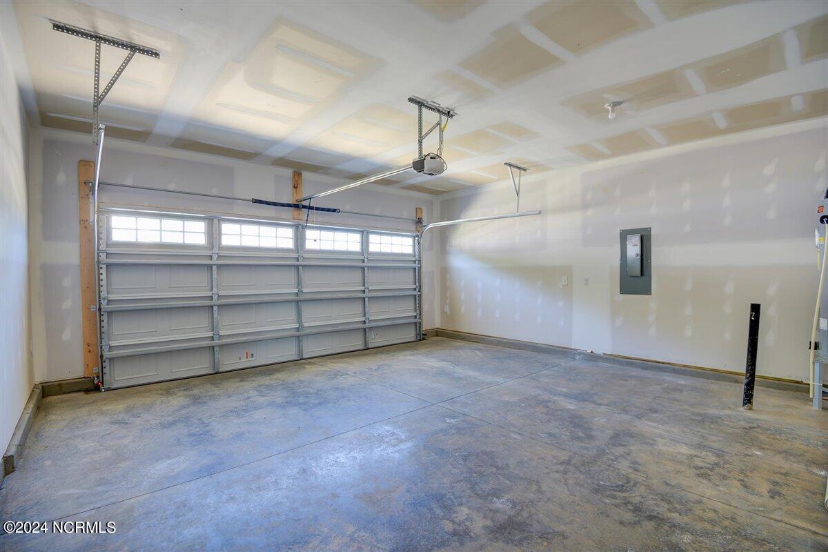 1117 Middlecrest Drive Property Photo 11