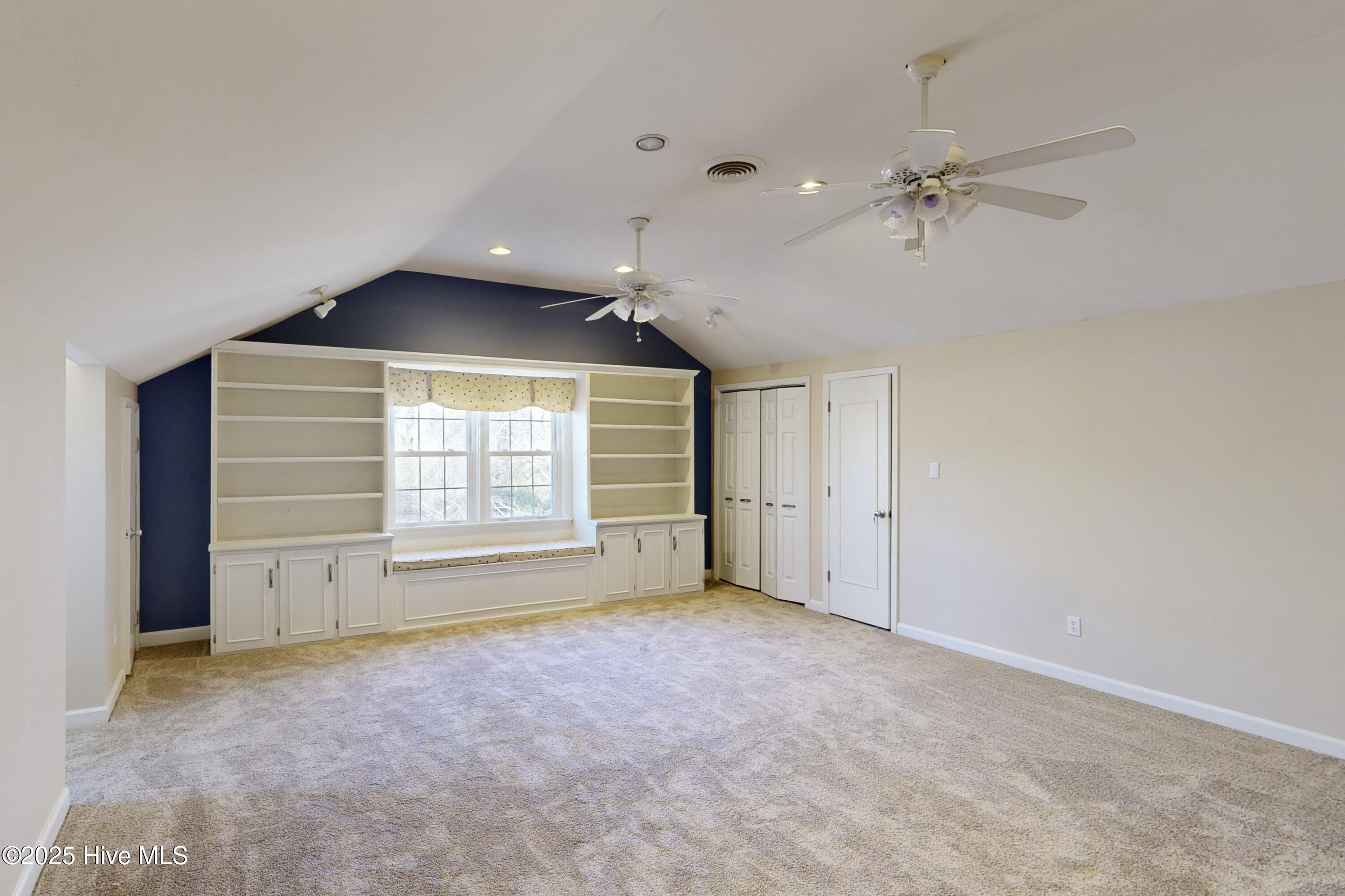 2234 Perry Drive Property Photo 10