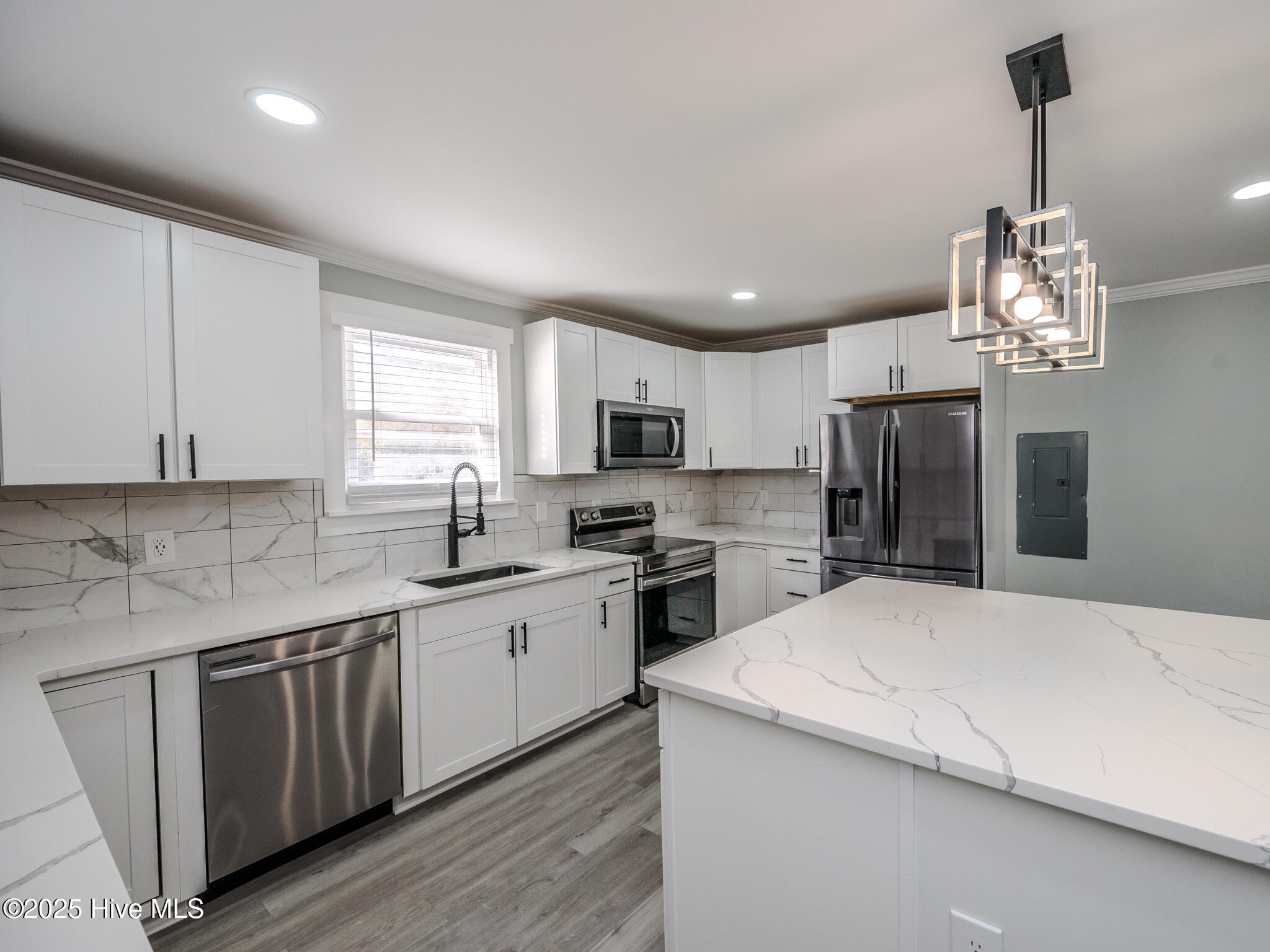 22180 Bundy Street Property Photo 9