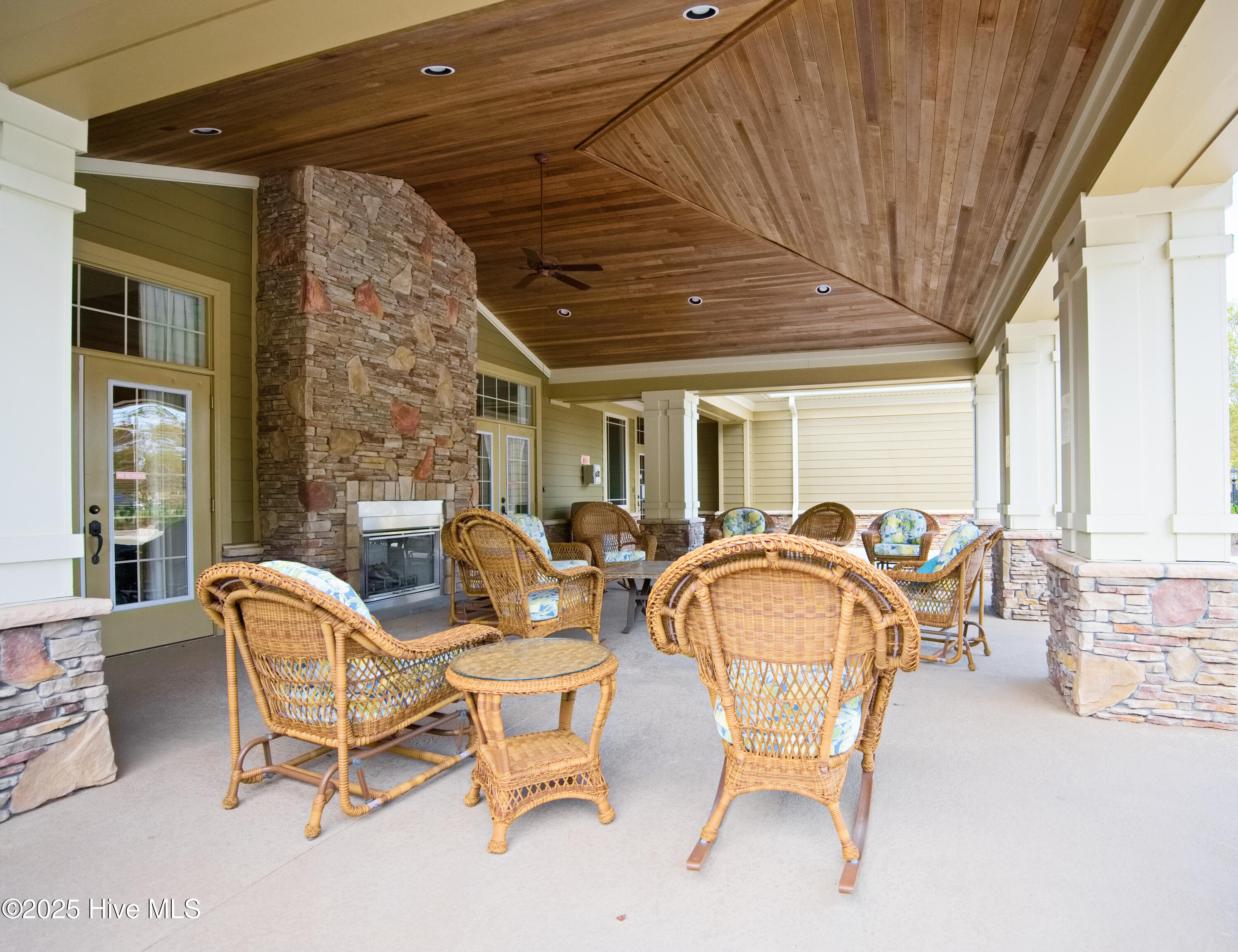 389 Crow Creek Drive Property Photo 22