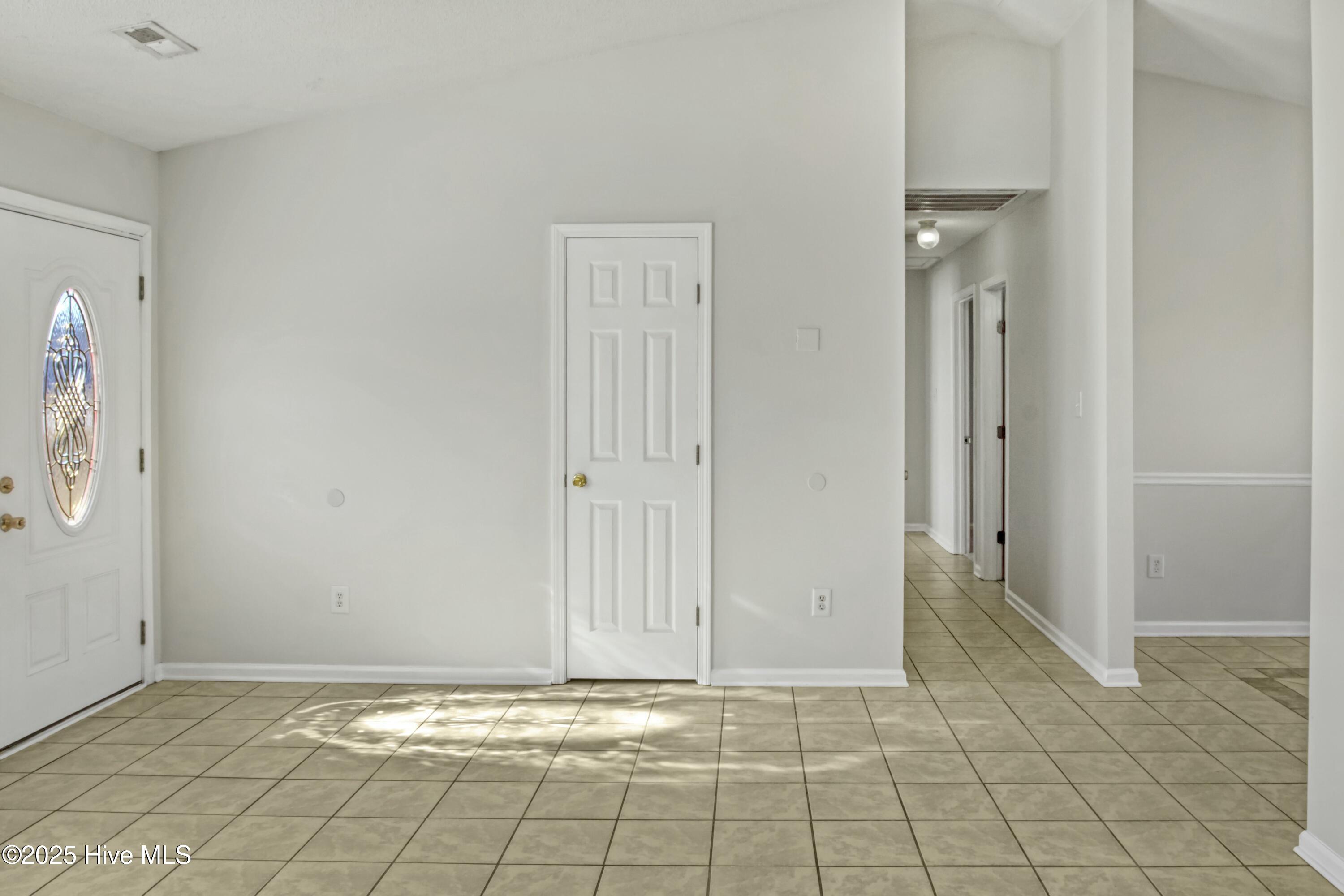 202 Snowden Court Property Photo 4