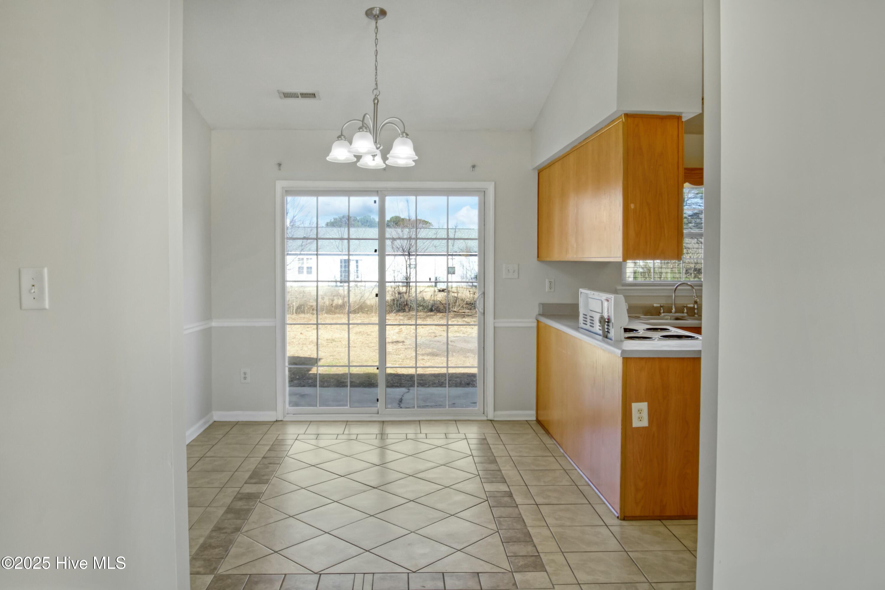 202 Snowden Court Property Photo 8