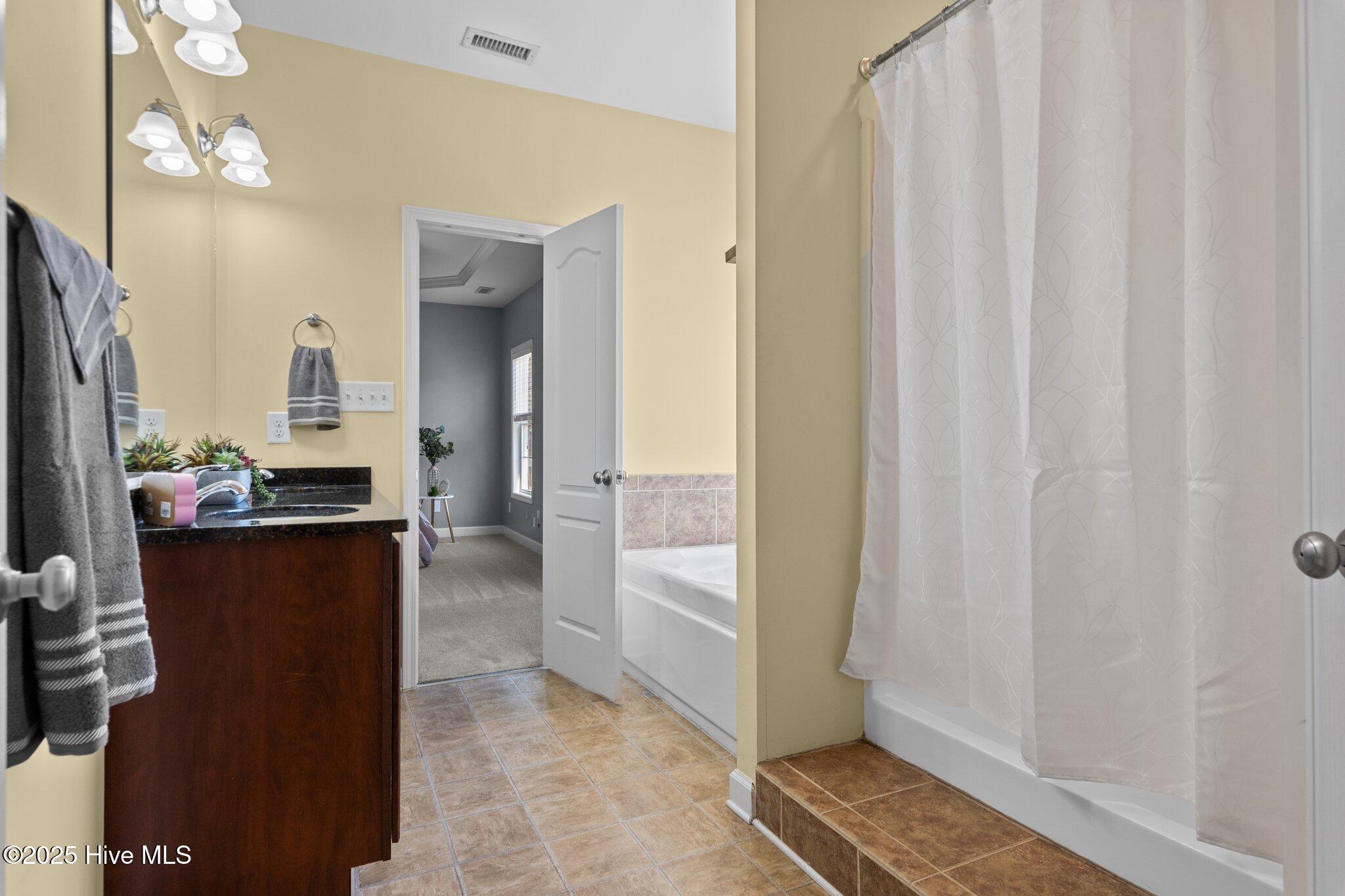 135 Rocktree Court Property Photo 25