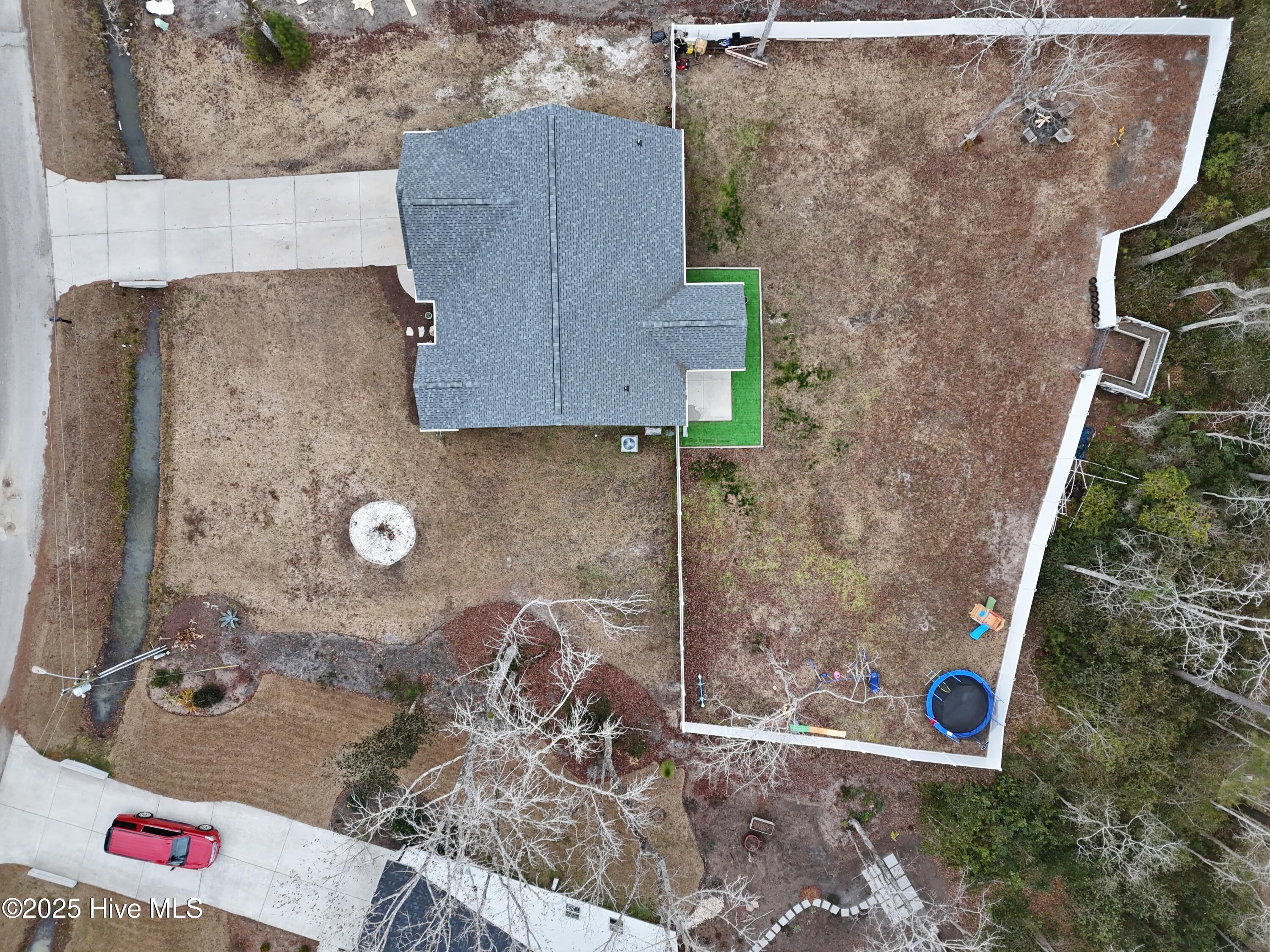 62 Northeast Drive Property Photo 41