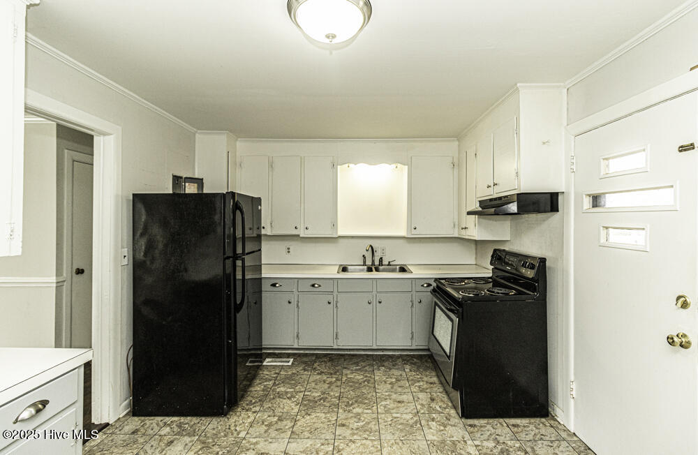 203 Irwin Street Property Photo 5