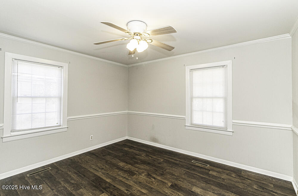 203 Irwin Street Property Photo 8