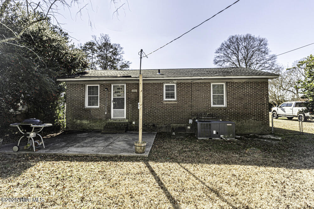 203 Irwin Street Property Photo 13