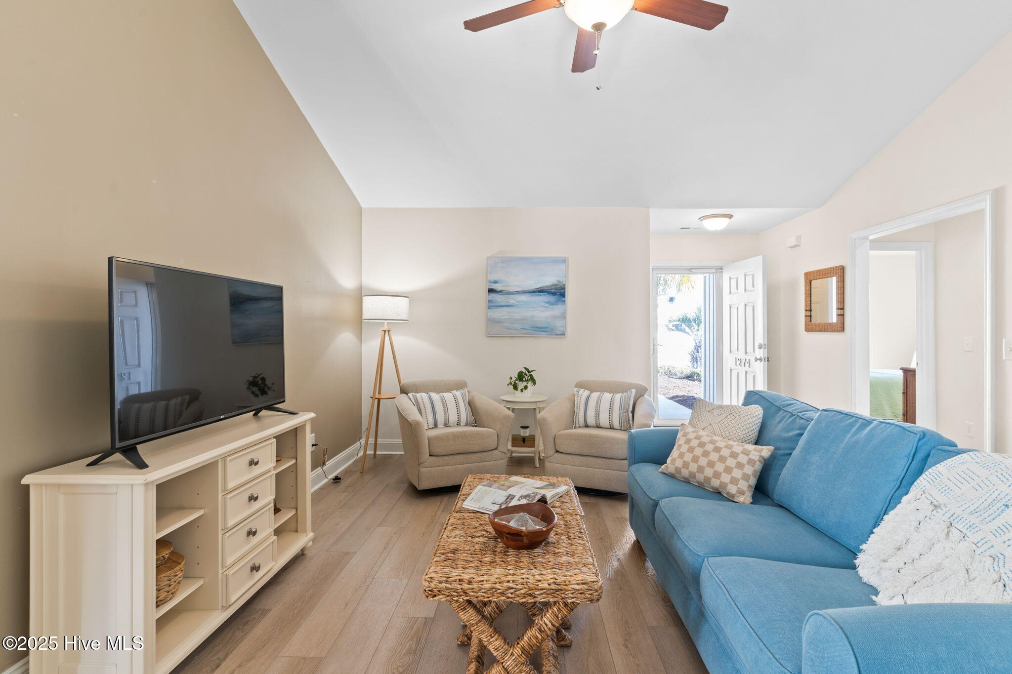 1274 Neptuno Court Property Photo 6