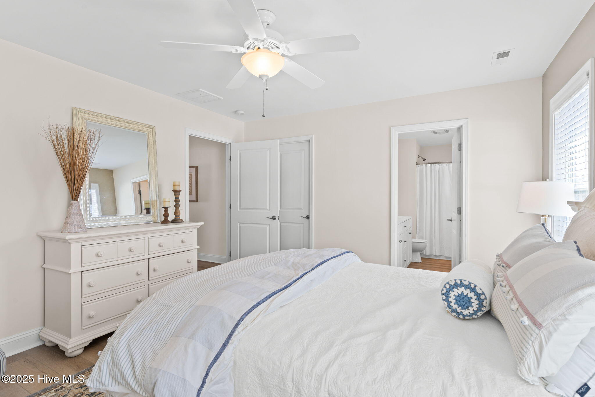 1274 Neptuno Court Property Photo 8