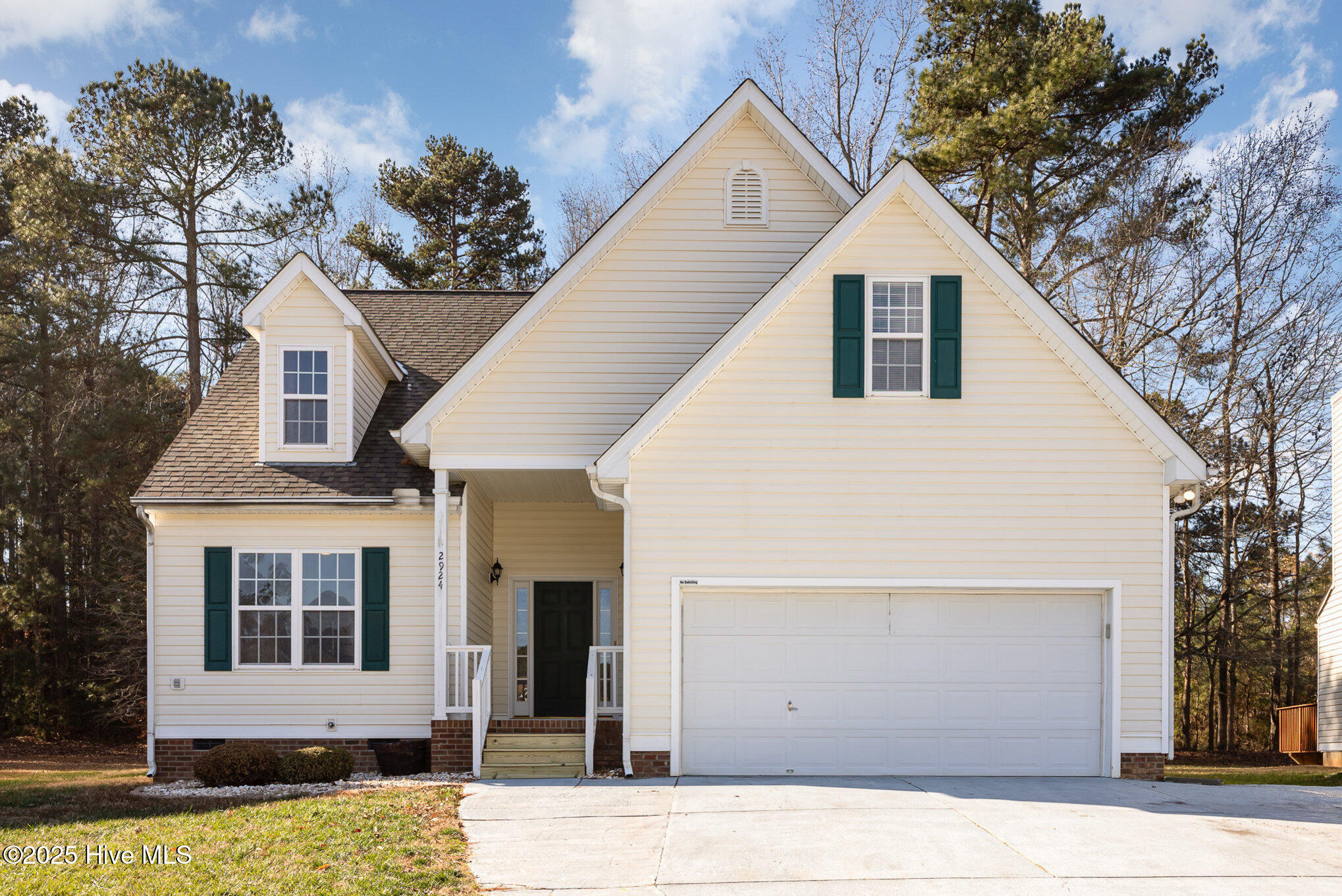 2924 Neals Creek Drive Property Photo 1