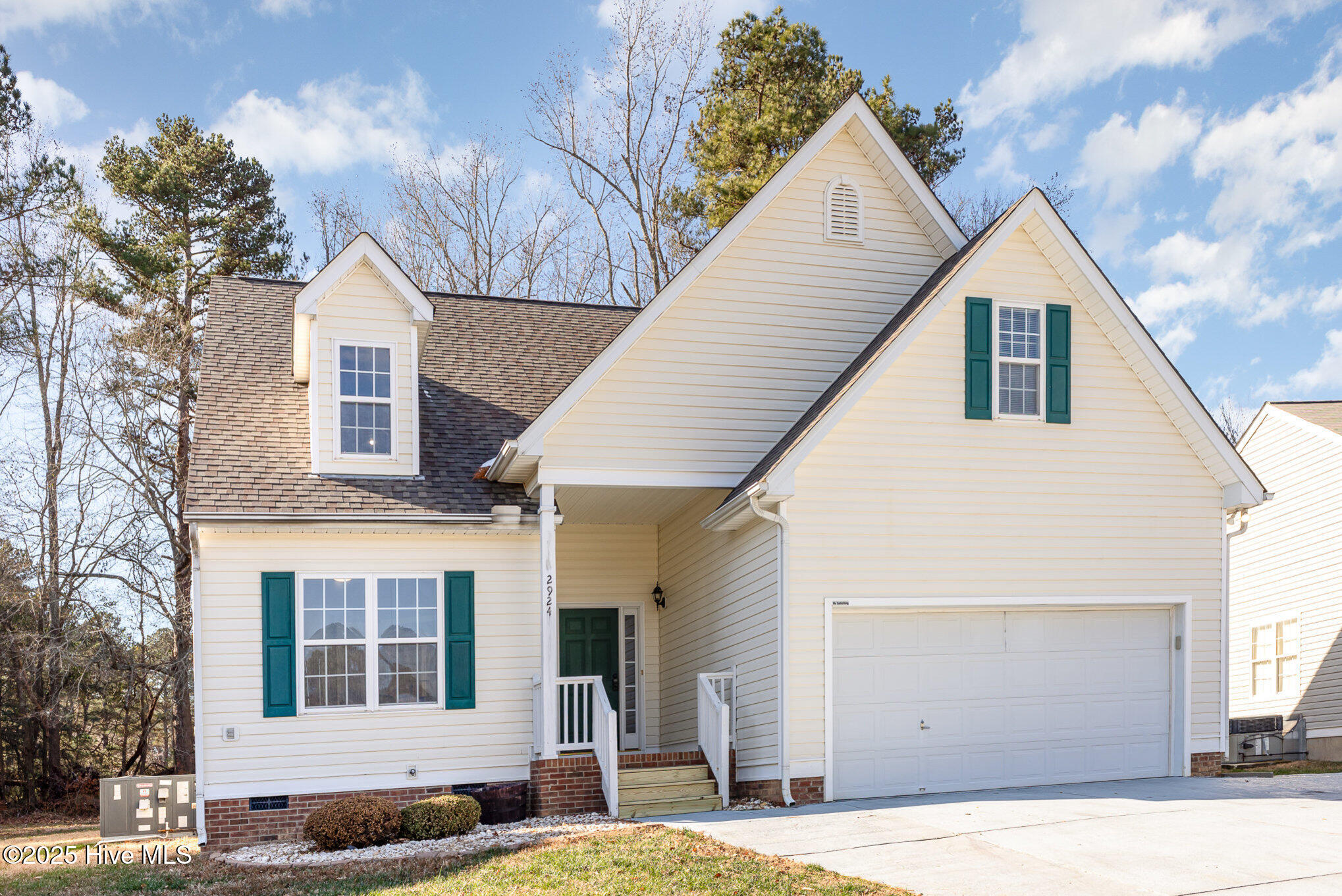 2924 Neals Creek Drive Property Photo 3
