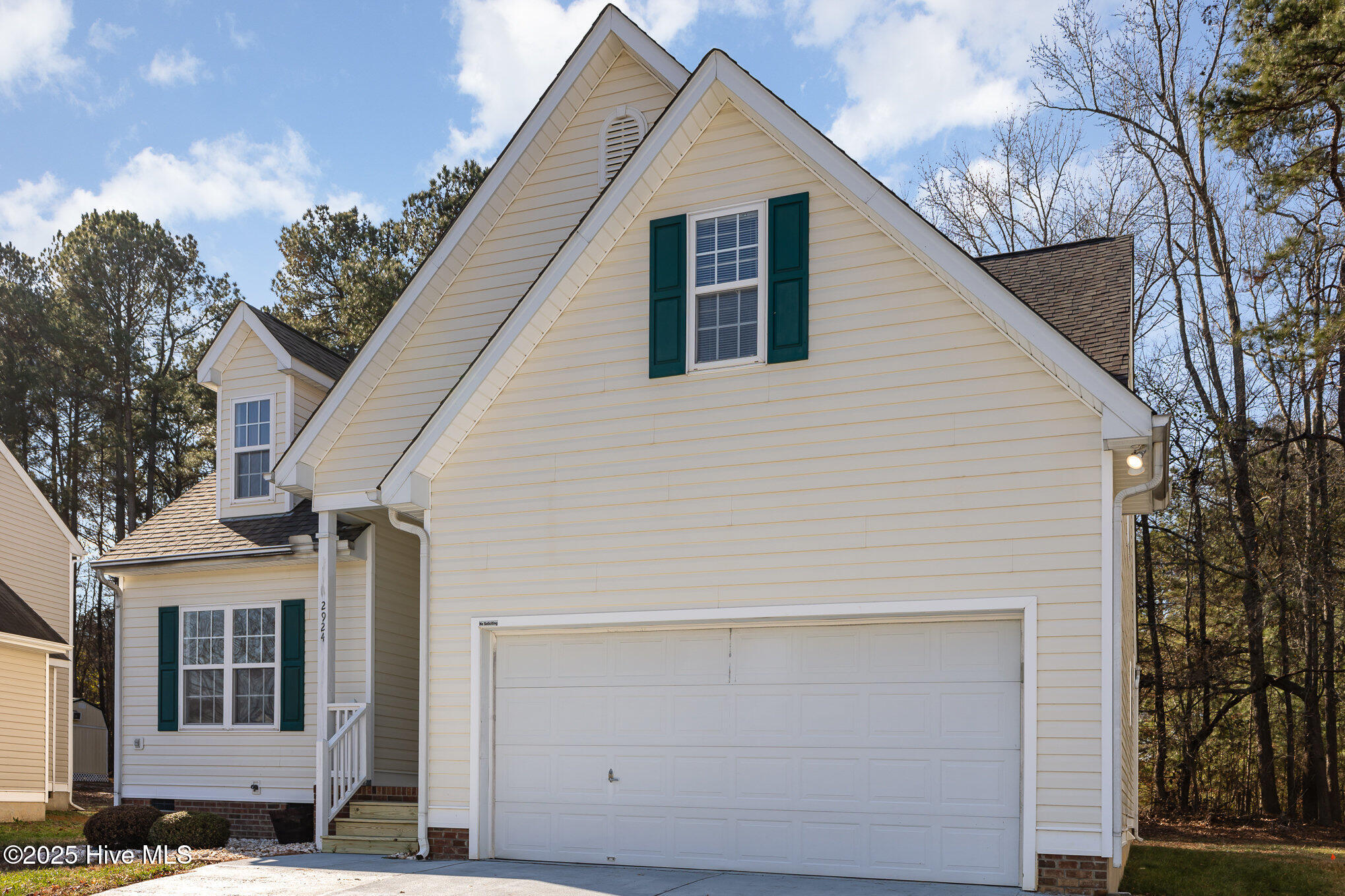 2924 Neals Creek Drive Property Photo 4