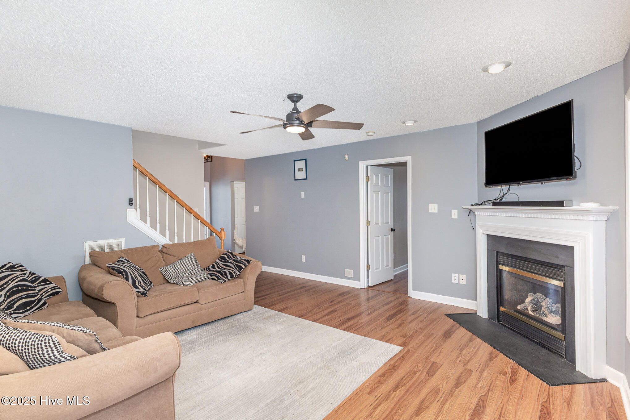 2924 Neals Creek Drive Property Photo 7