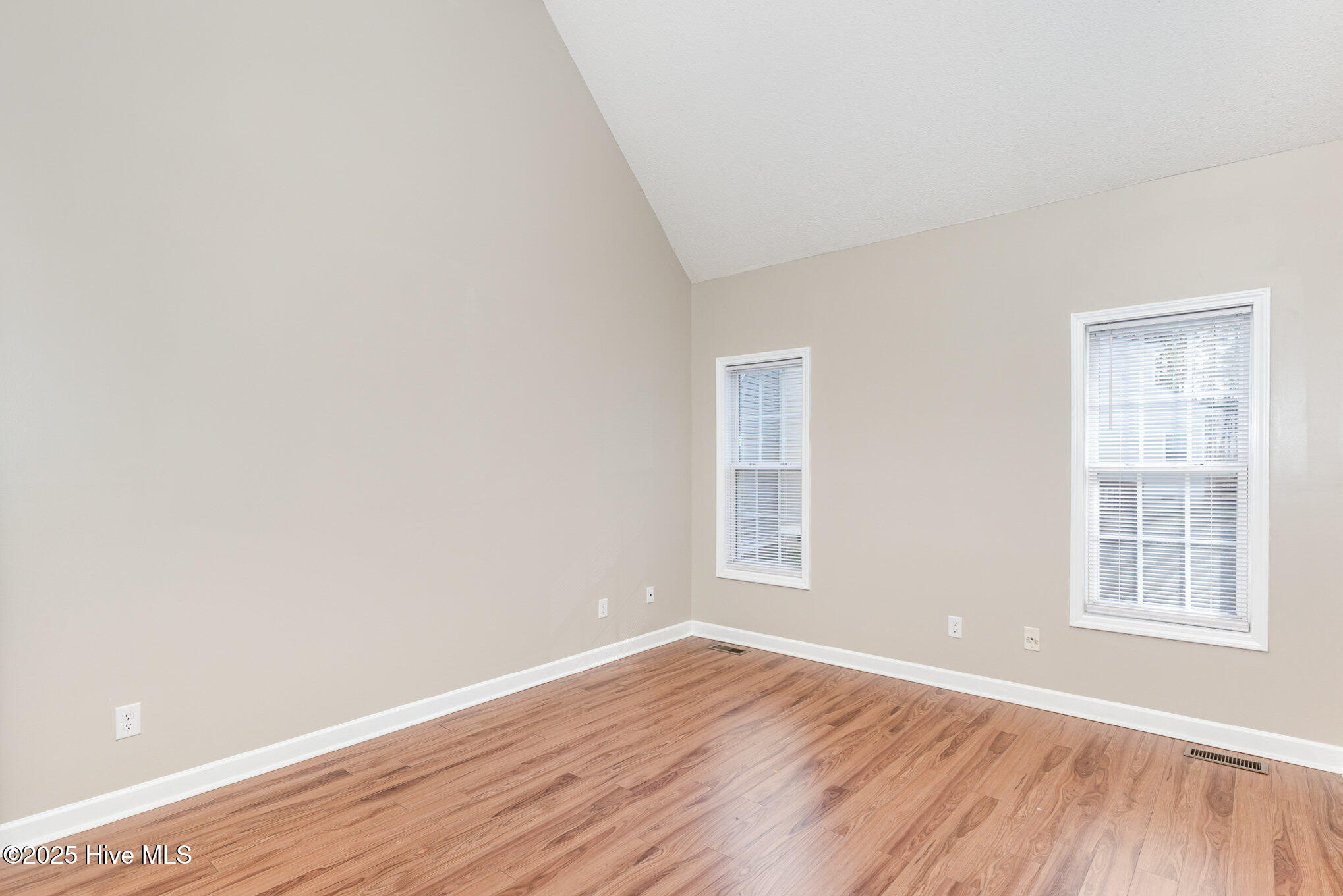 2924 Neals Creek Drive Property Photo 13