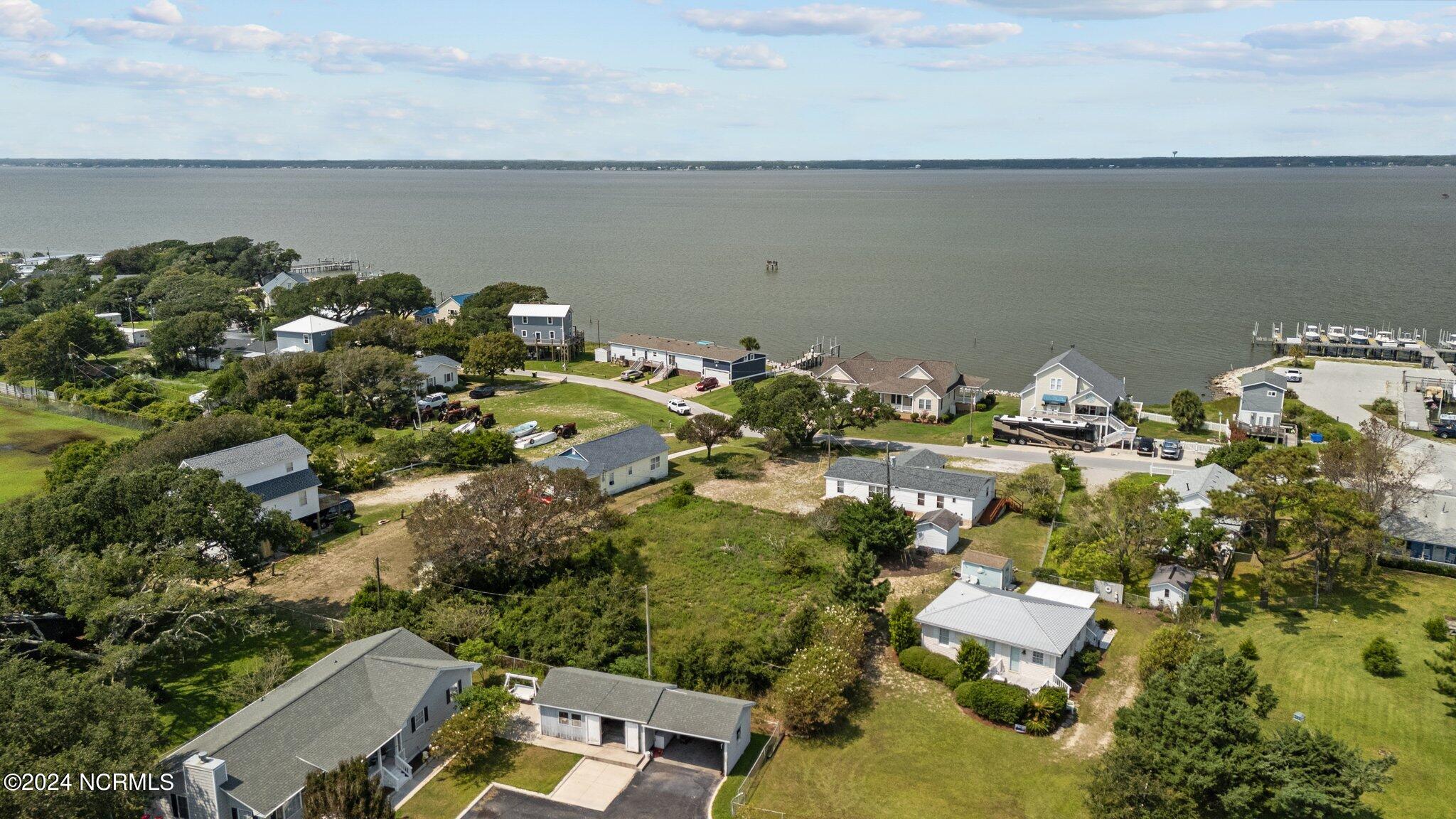 189 Shore Drive Property Photo 1