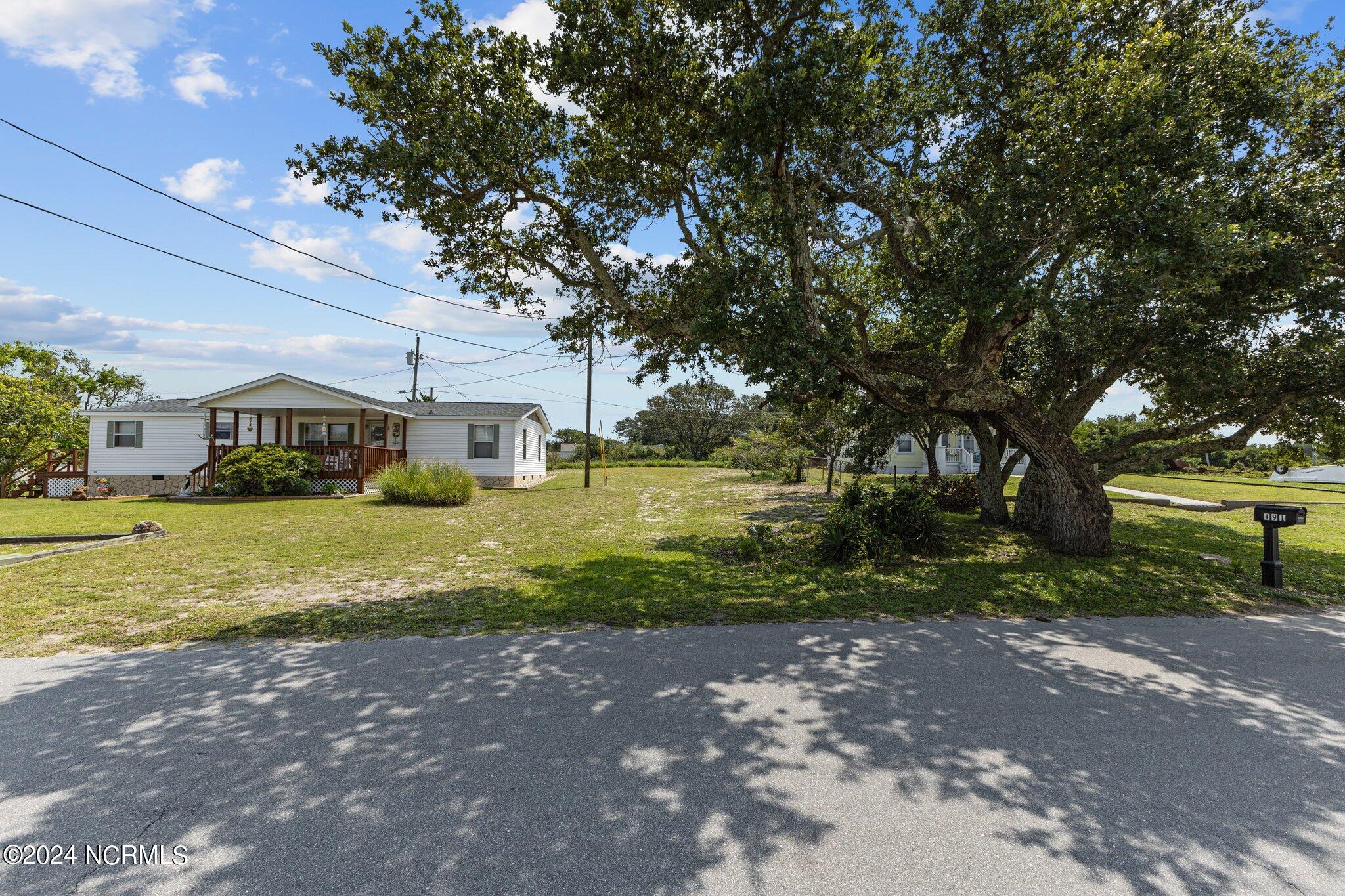 189 Shore Drive Property Photo 2