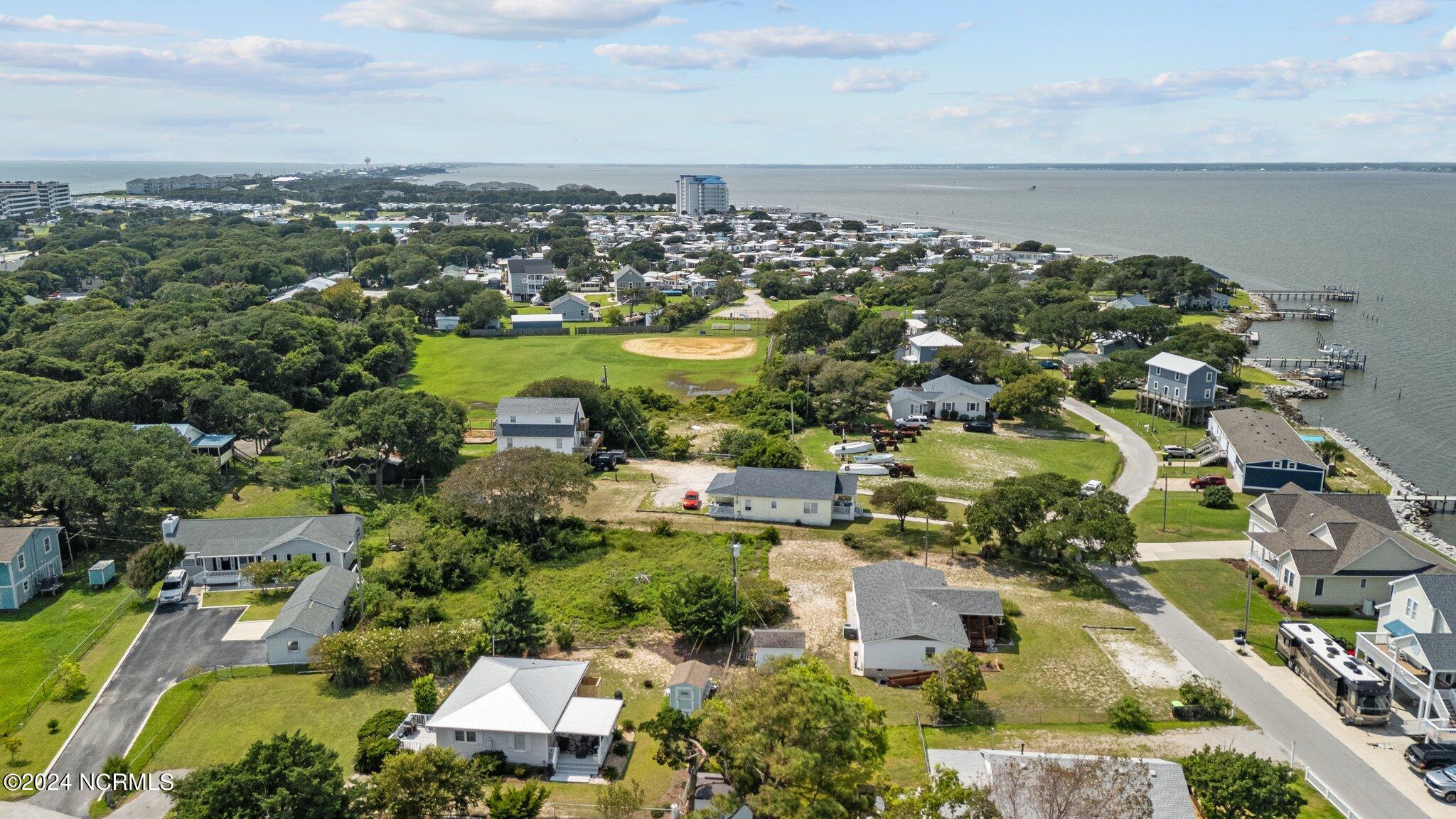 189 Shore Drive Property Photo 7