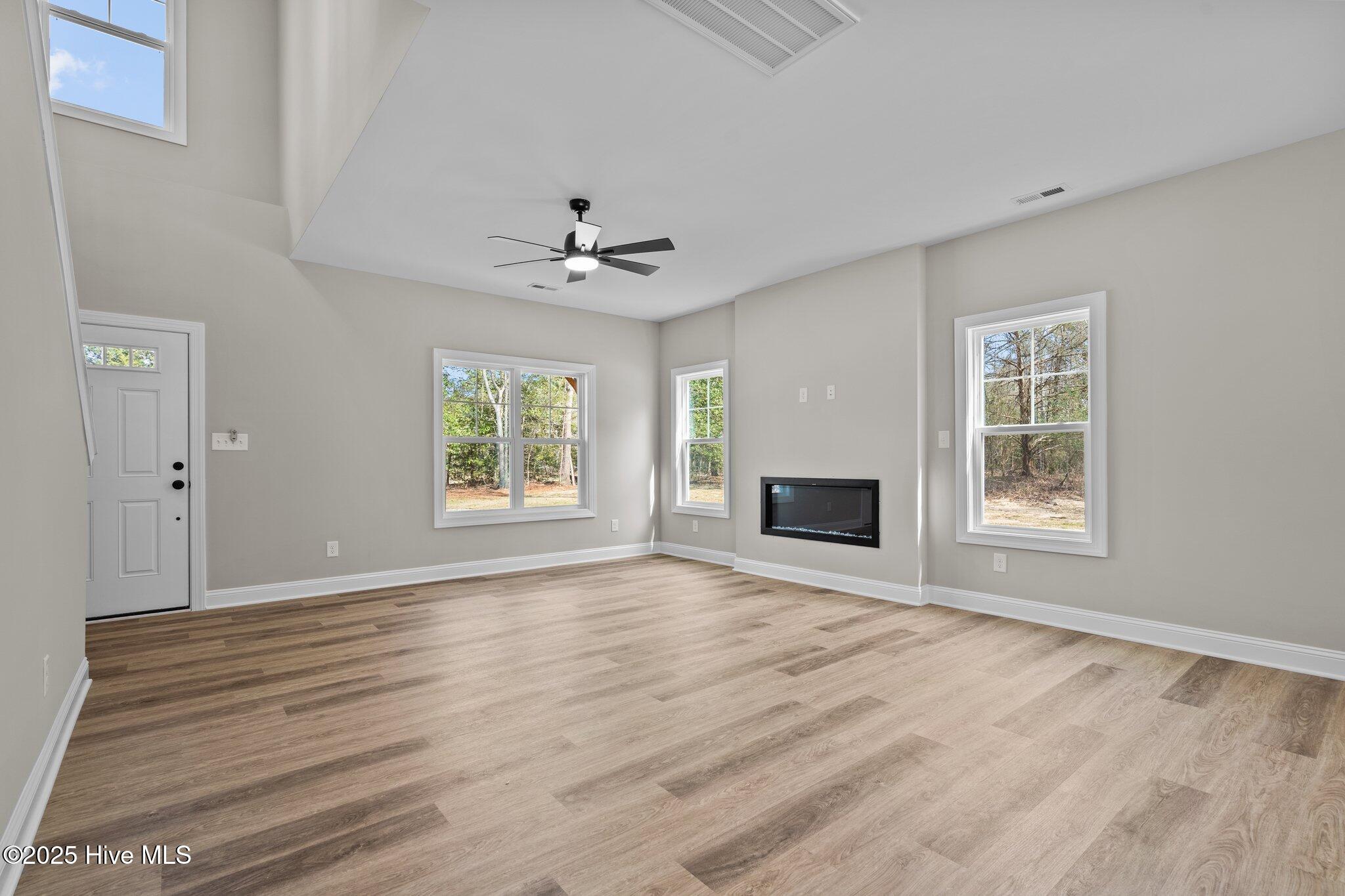 160 Cedar Lane Drive Property Photo 12
