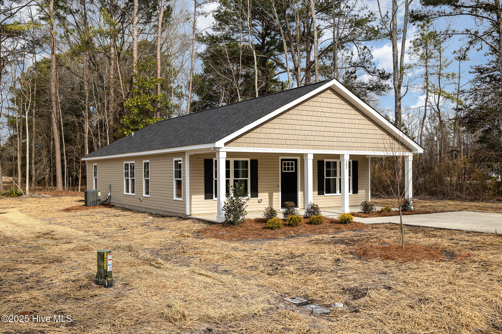 303 E Pope Avenue Property Photo 2