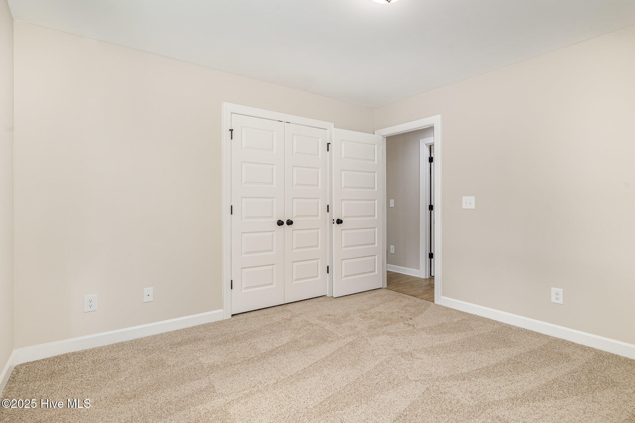 307 E Pope Avenue Property Photo 17