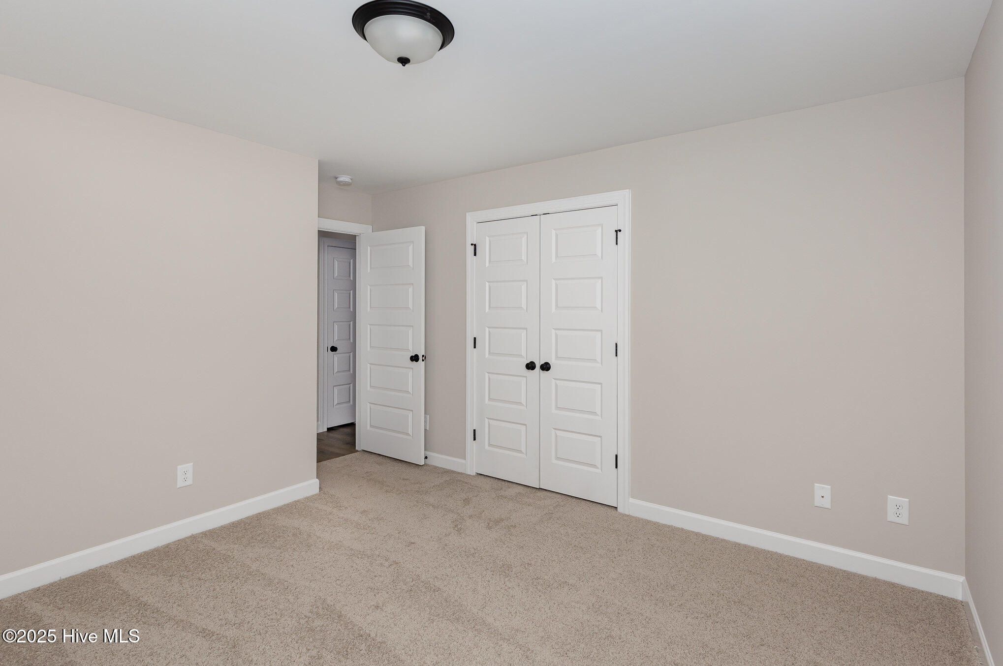 305 E Pope Avenue Property Photo 17