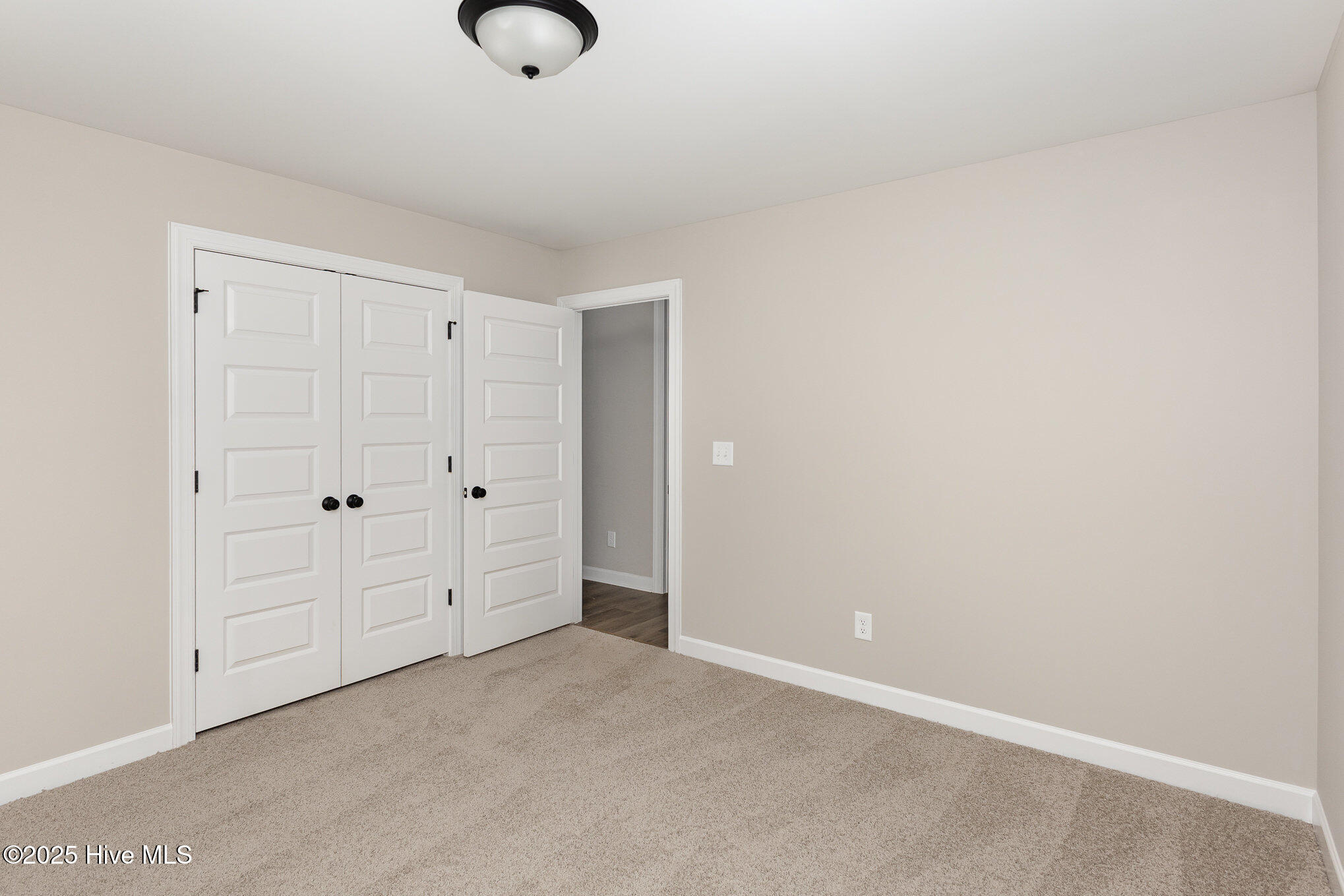 305 E Pope Avenue Property Photo 19
