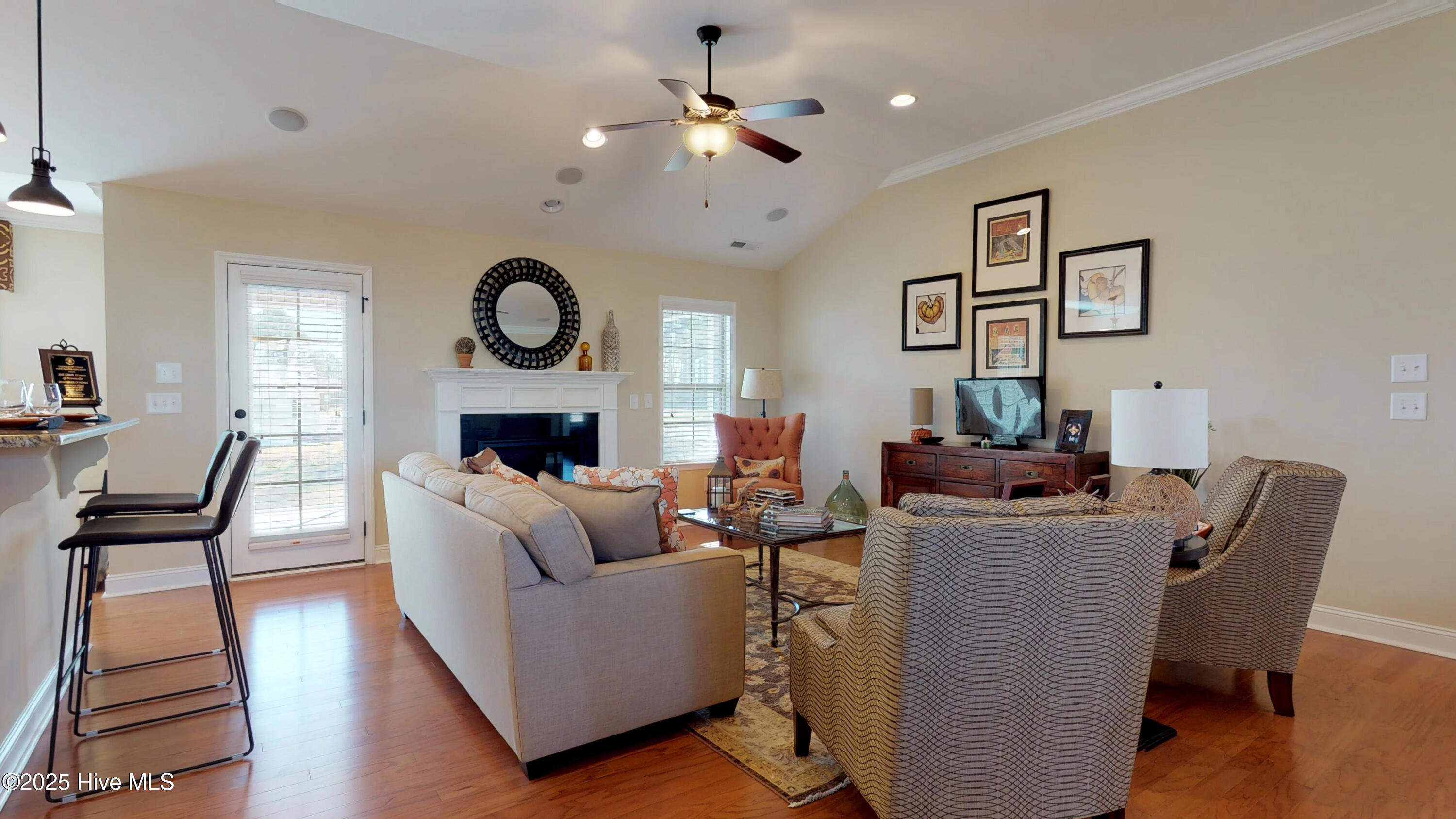 308 Oleander Drive Property Photo 8