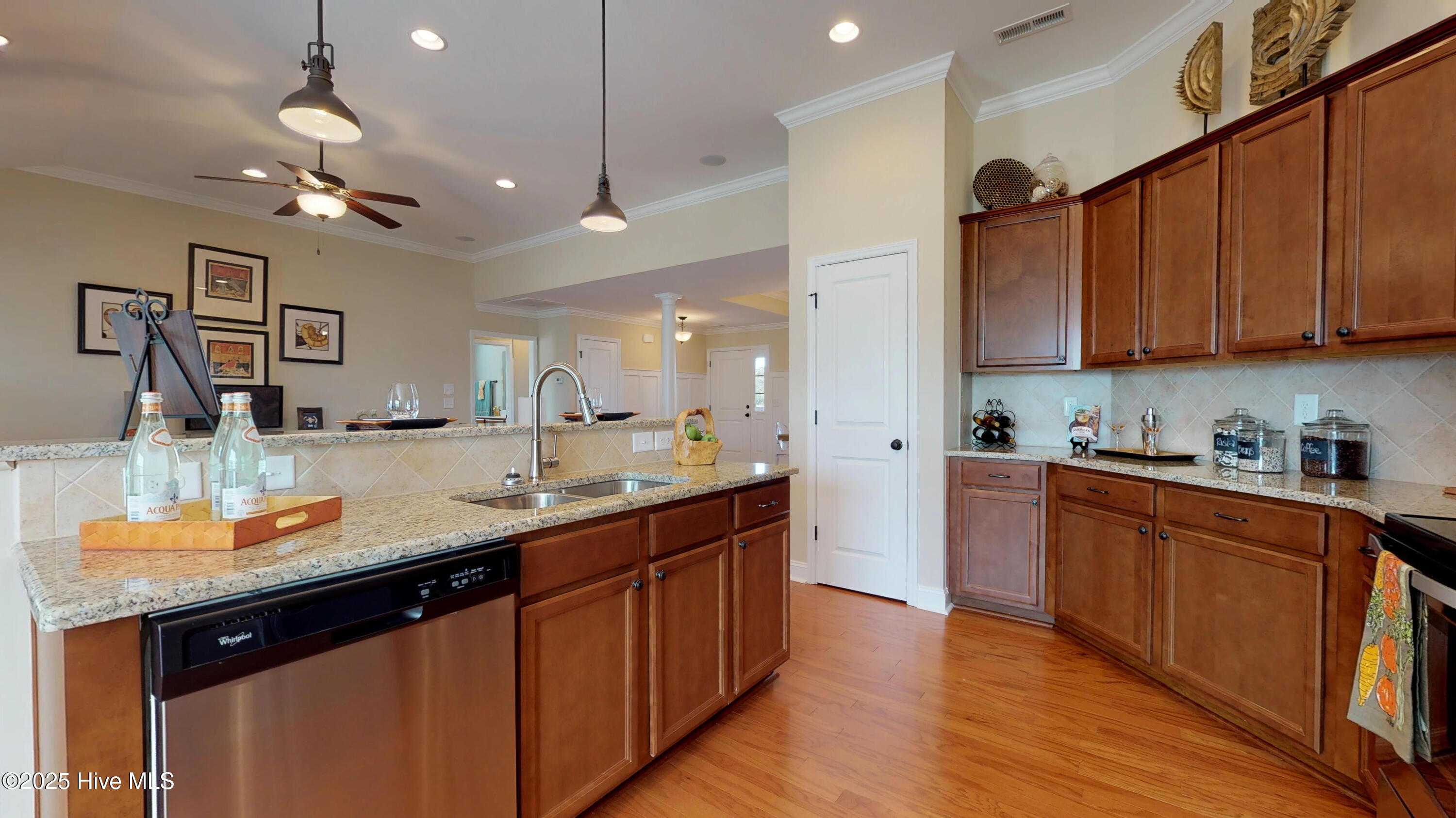 308 Oleander Drive Property Photo 16