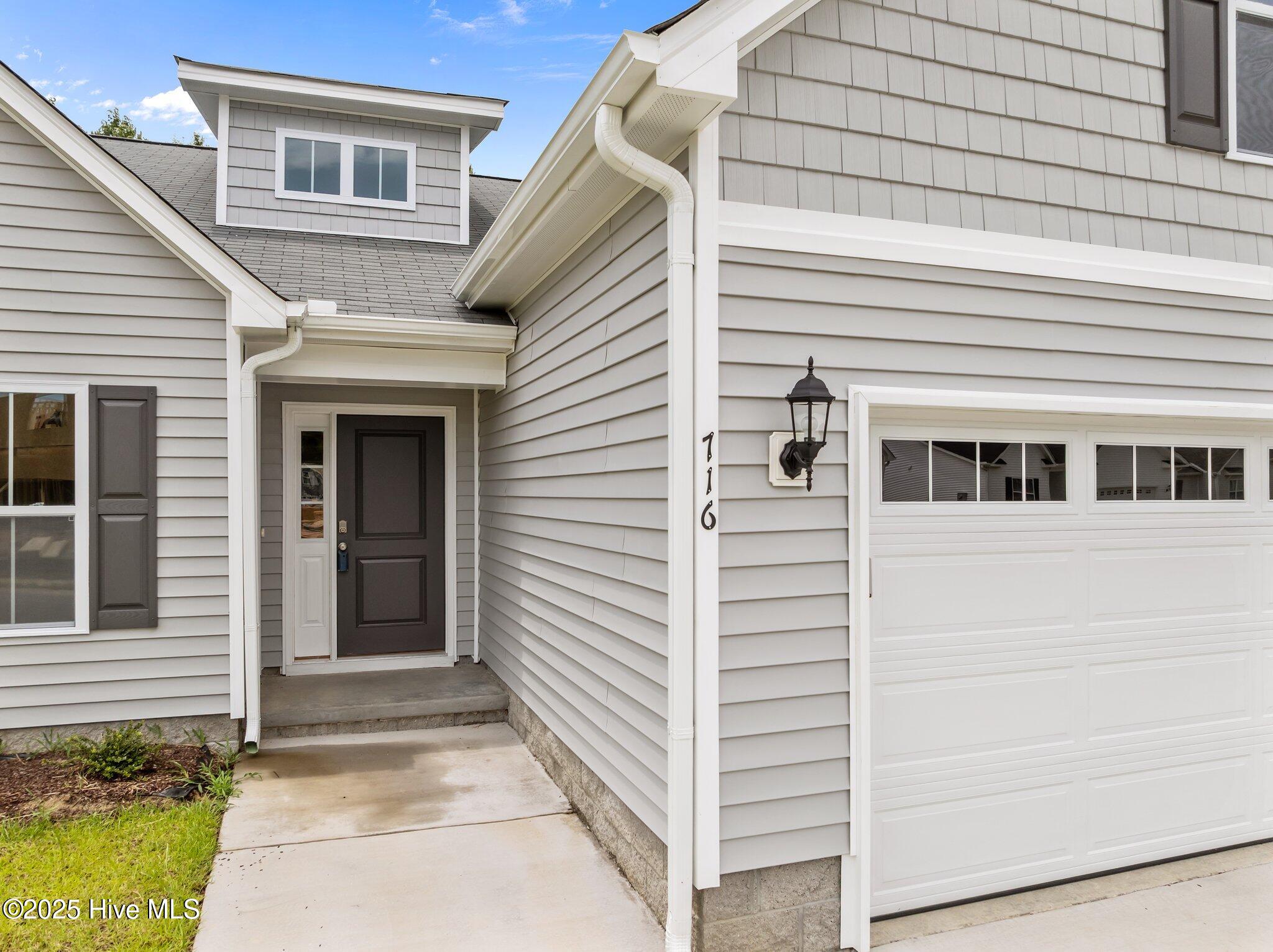 716 Peridot Court Property Photo 3