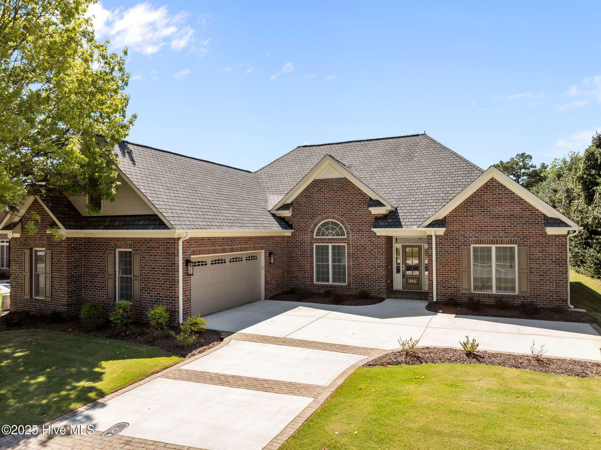 305 Jack Place Property Photo 1