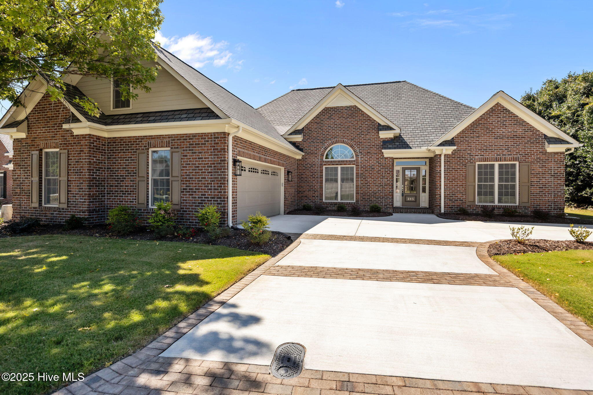 305 Jack Place Property Photo 3