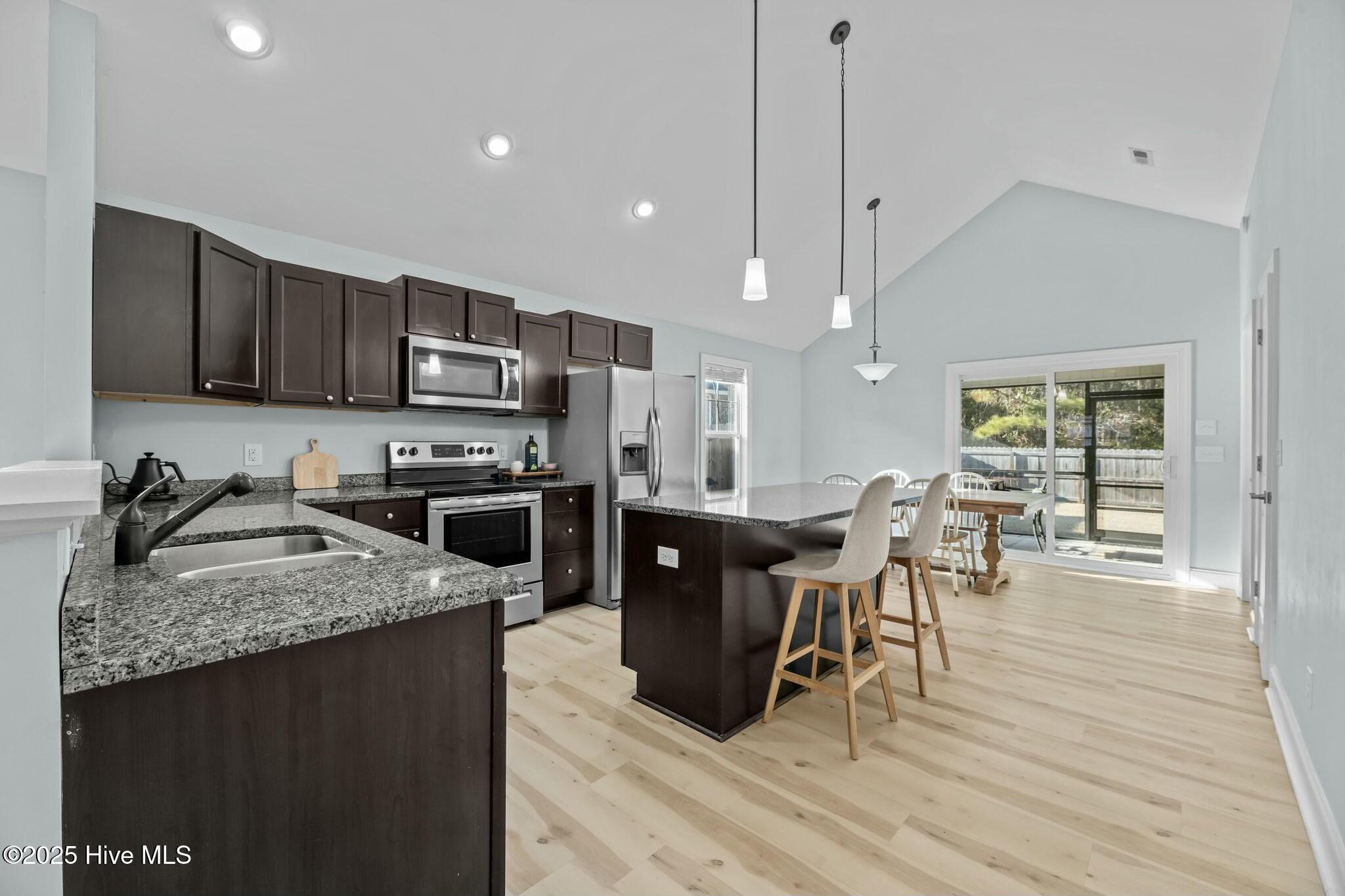 218 Murdock Way Property Photo 8