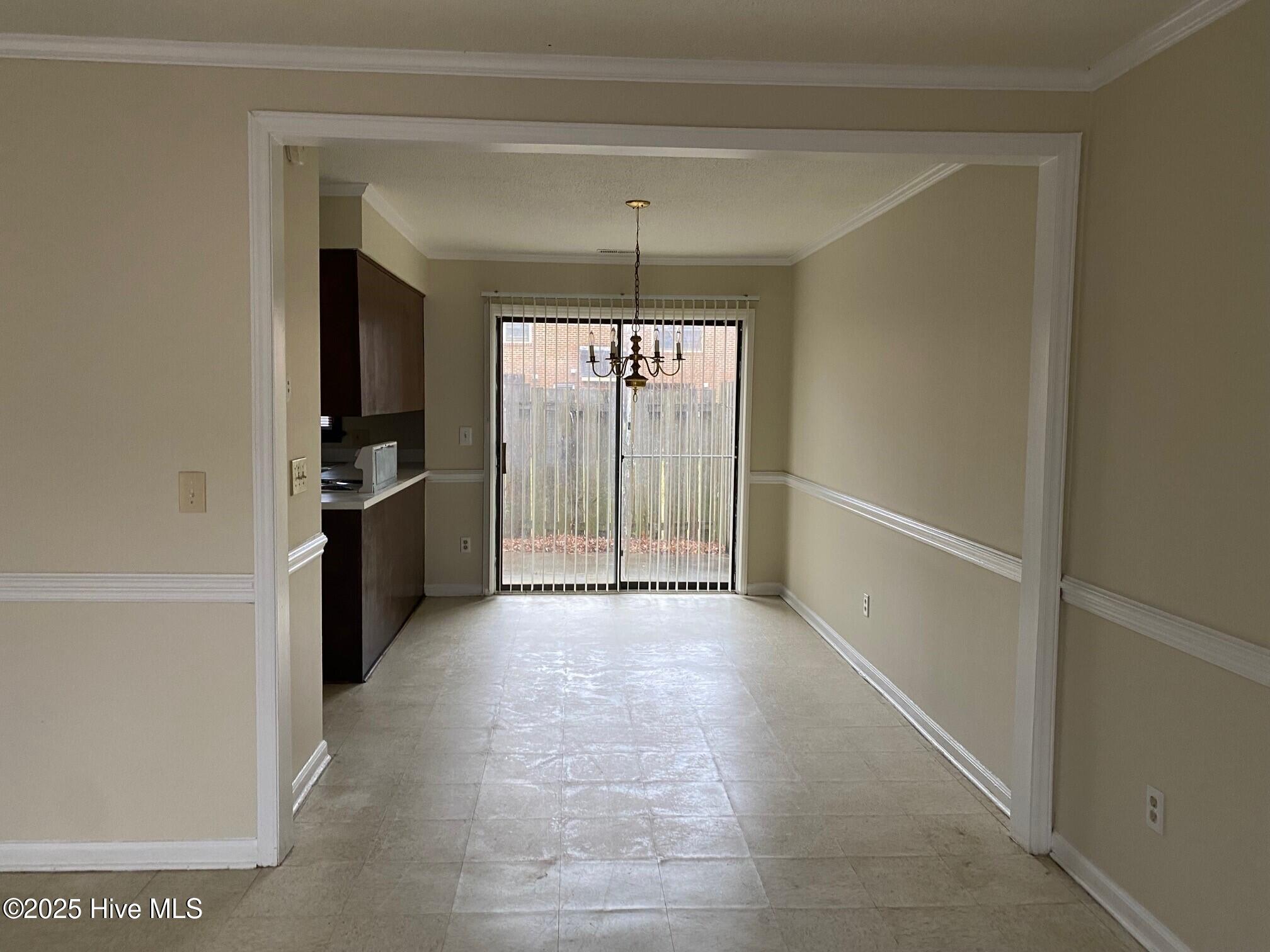 118 Concord Drive B Property Photo 5