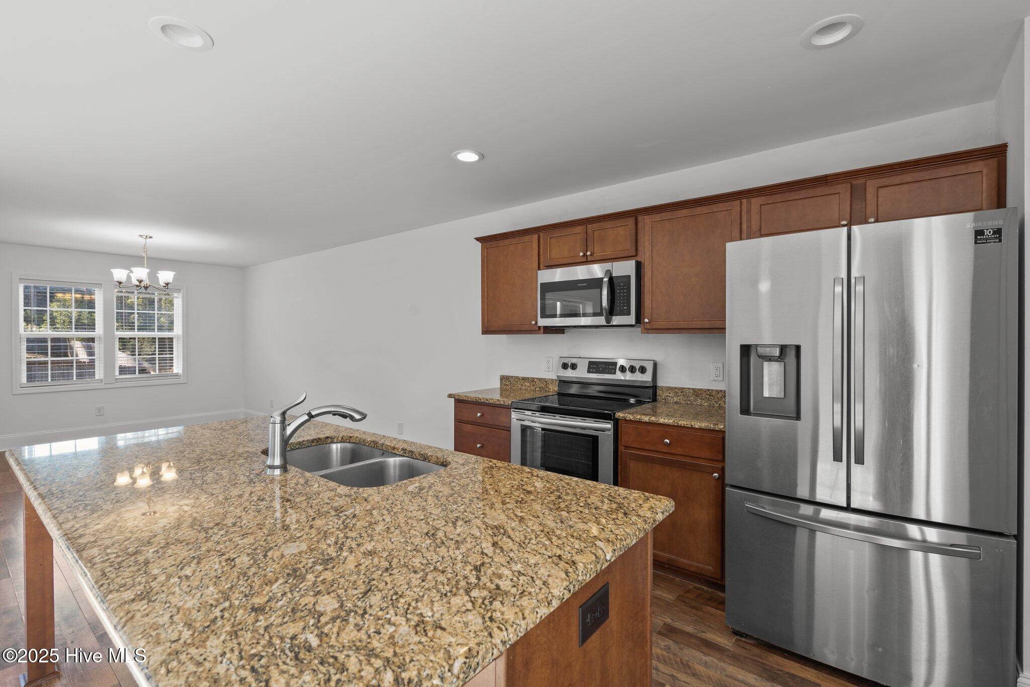 426 W Illinois Avenue Property Photo 10