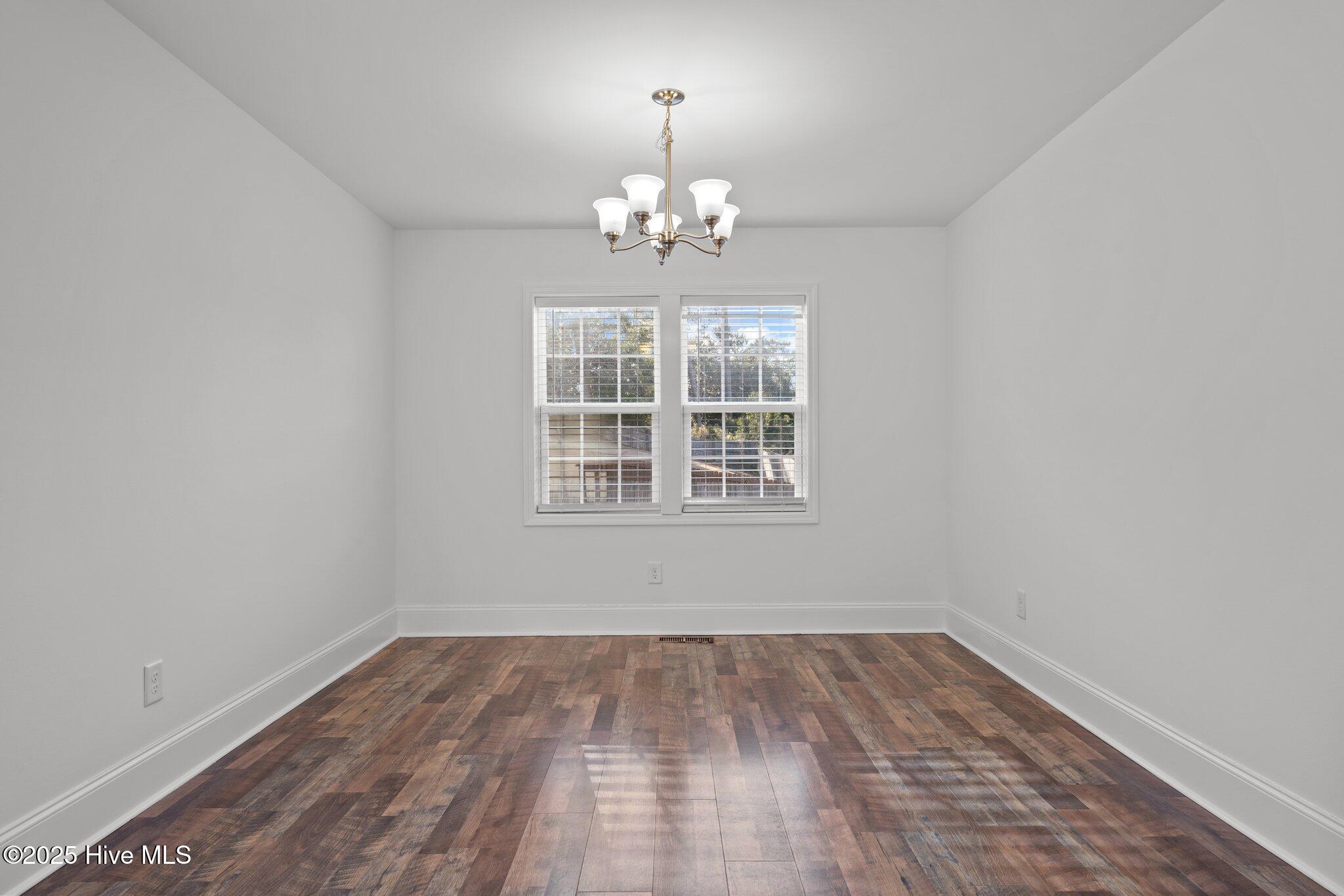 426 W Illinois Avenue Property Photo 17