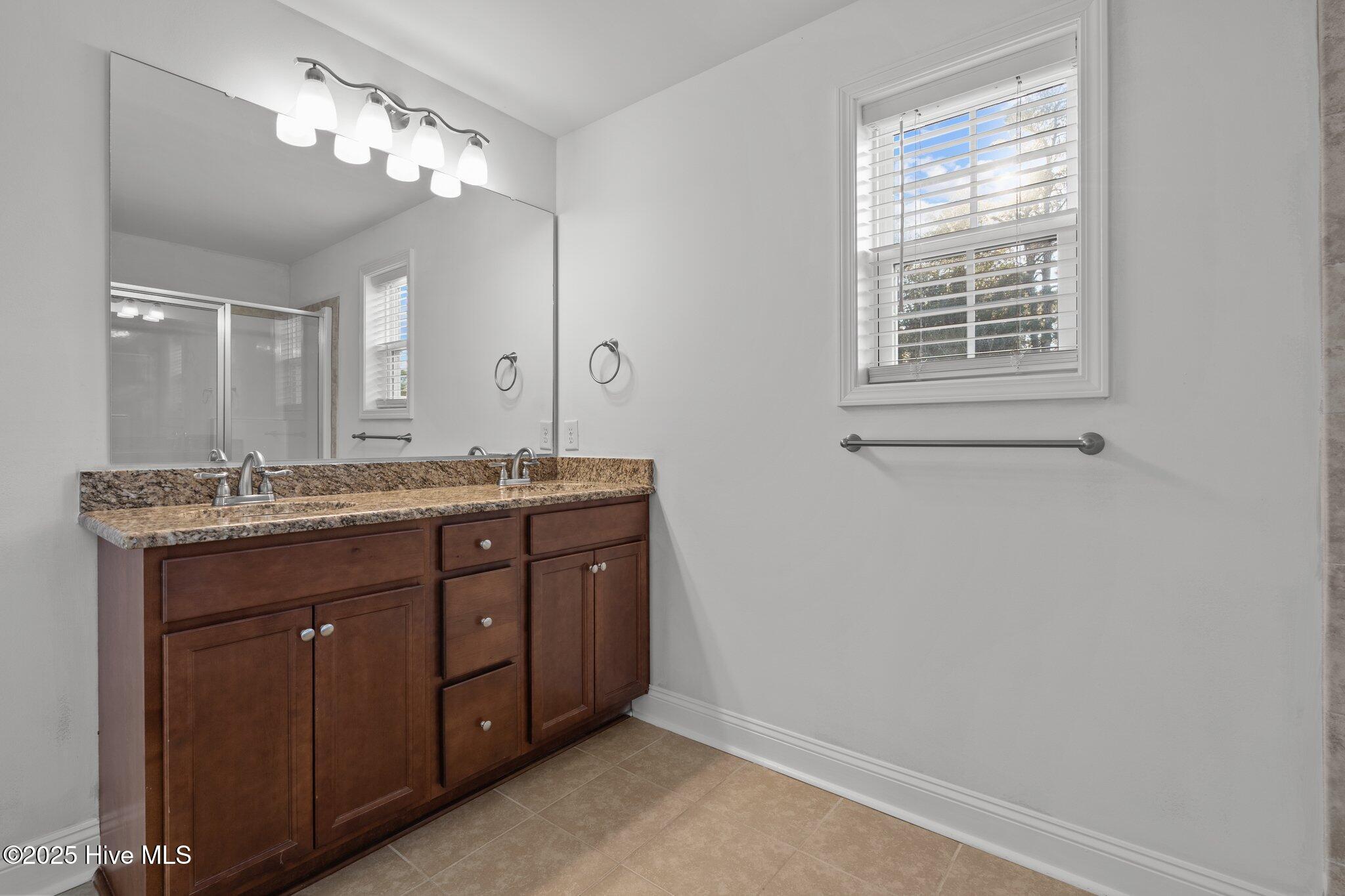 426 W Illinois Avenue Property Photo 26