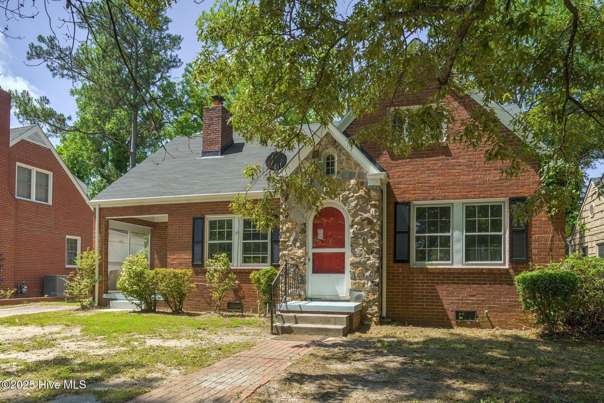 945 Sycamore Street Property Photo 1