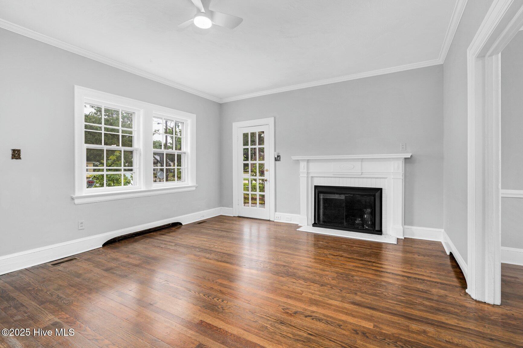 945 Sycamore Street Property Photo 7