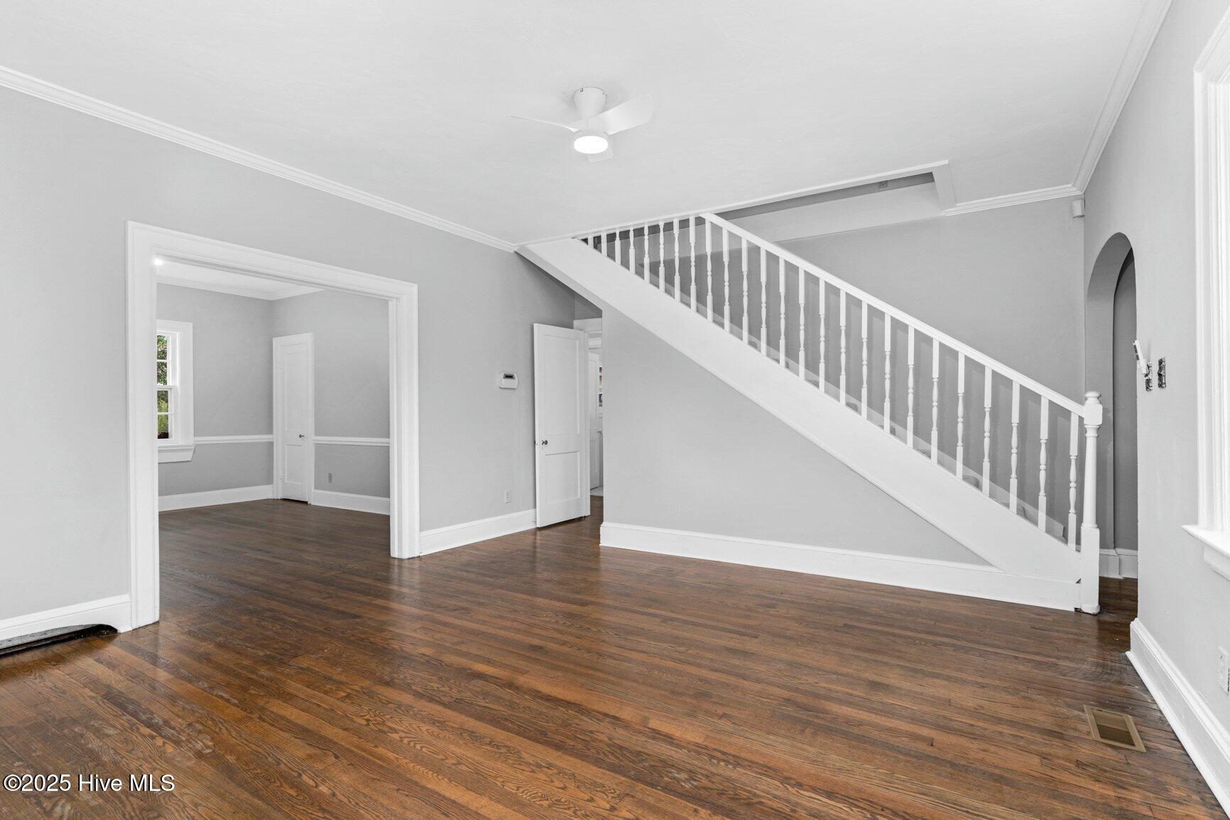 945 Sycamore Street Property Photo 9